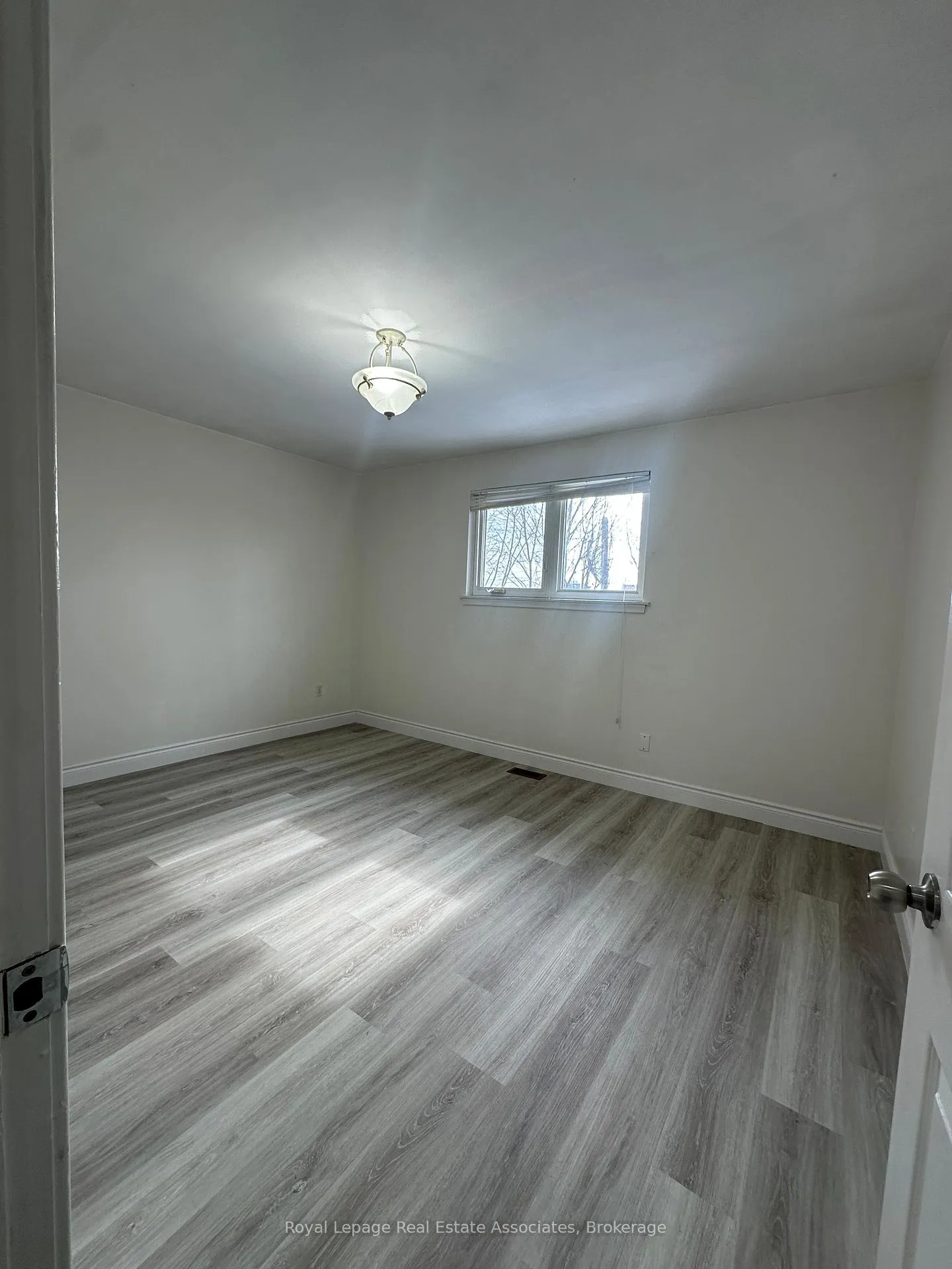 Photo 14 of Unit Main Floor, 25 Ashwood Crescent, Brampton, Avondale — HOMEH
