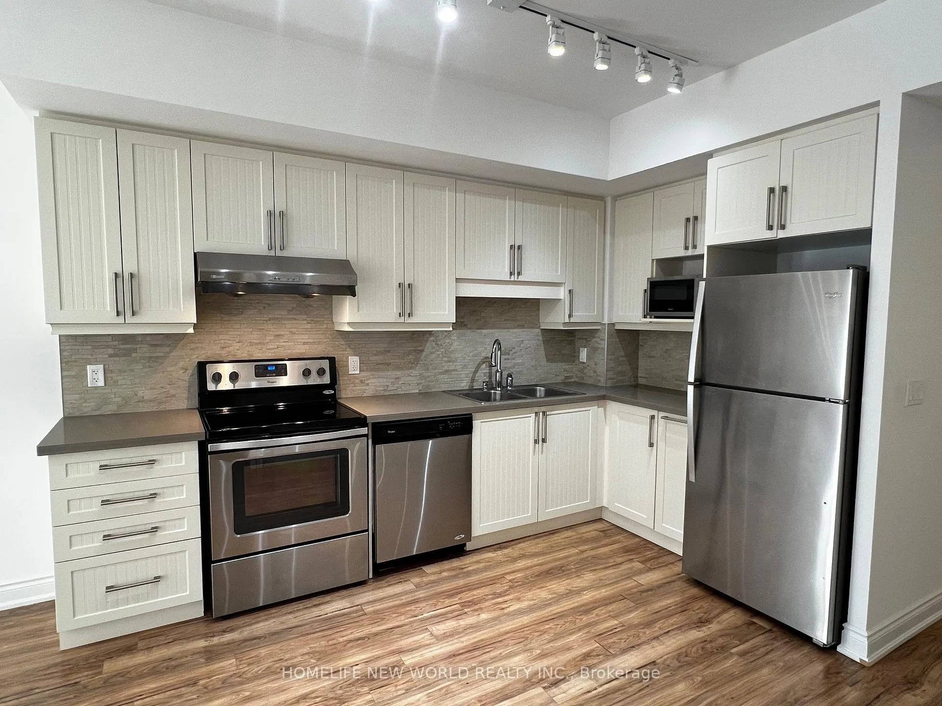 Front of Unit 603, 38 Cedarland Drive