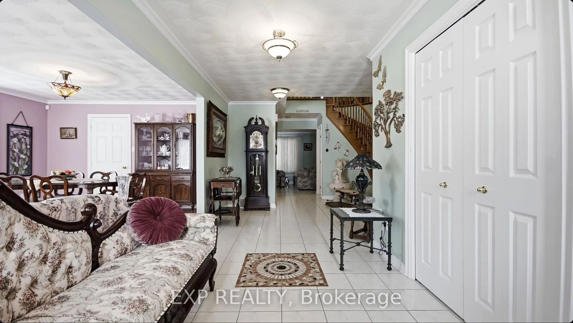 Photo 4 of 21 Chippewa Avenue, Ottawa, Meadowlands/St. Claire Gardens — HOMEH