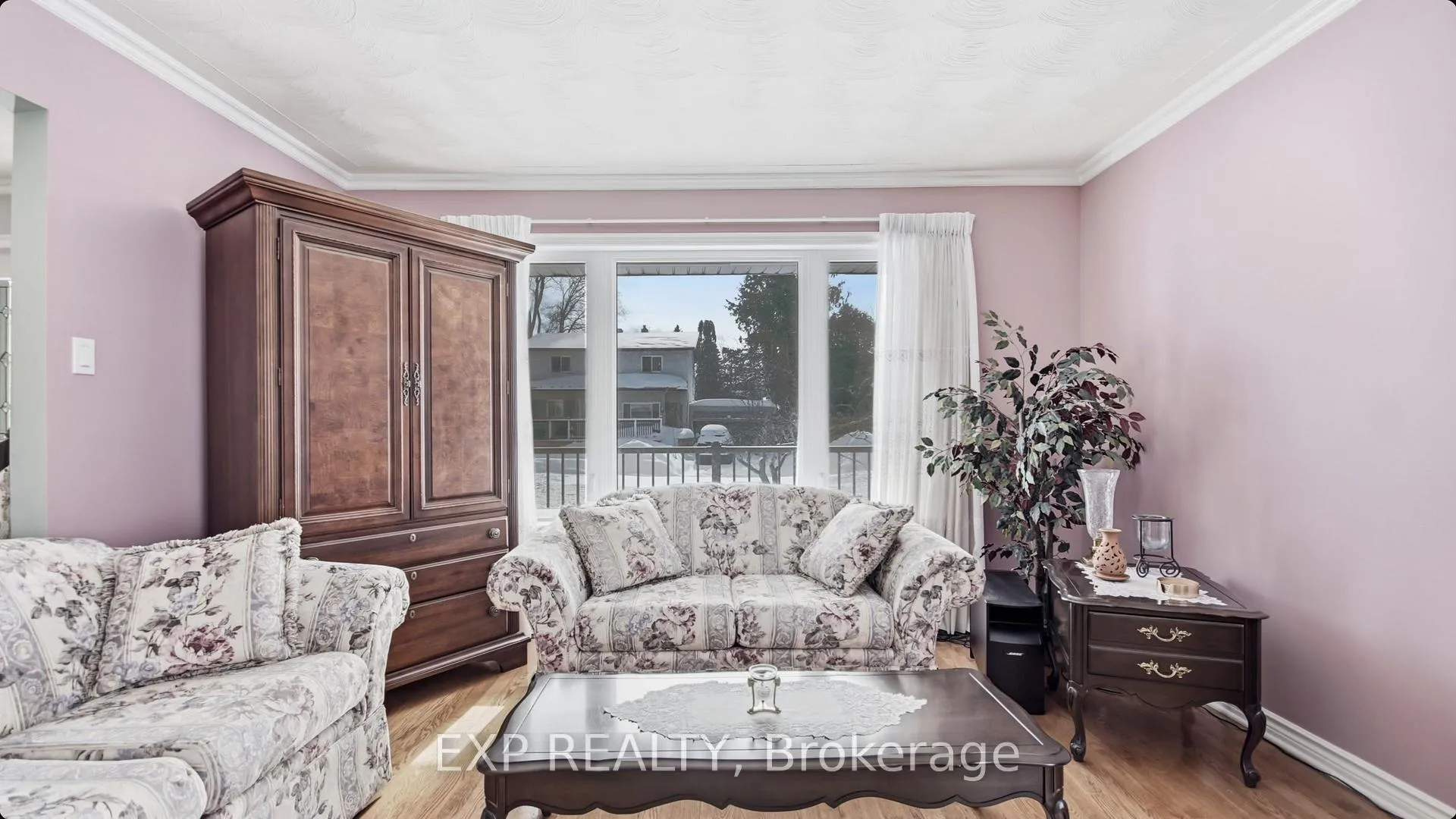 Photo 7 of 21 Chippewa Avenue, Ottawa, Meadowlands/St. Claire Gardens — HOMEH