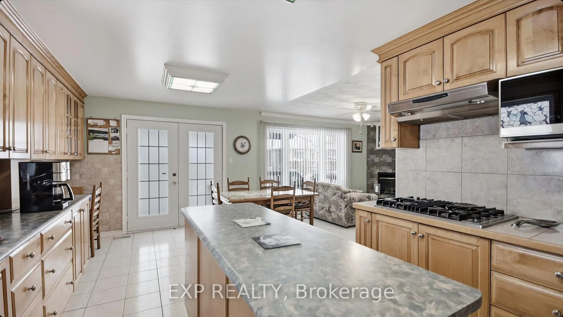 Photo 10 of 21 Chippewa Avenue, Ottawa, Meadowlands/St. Claire Gardens — HOMEH