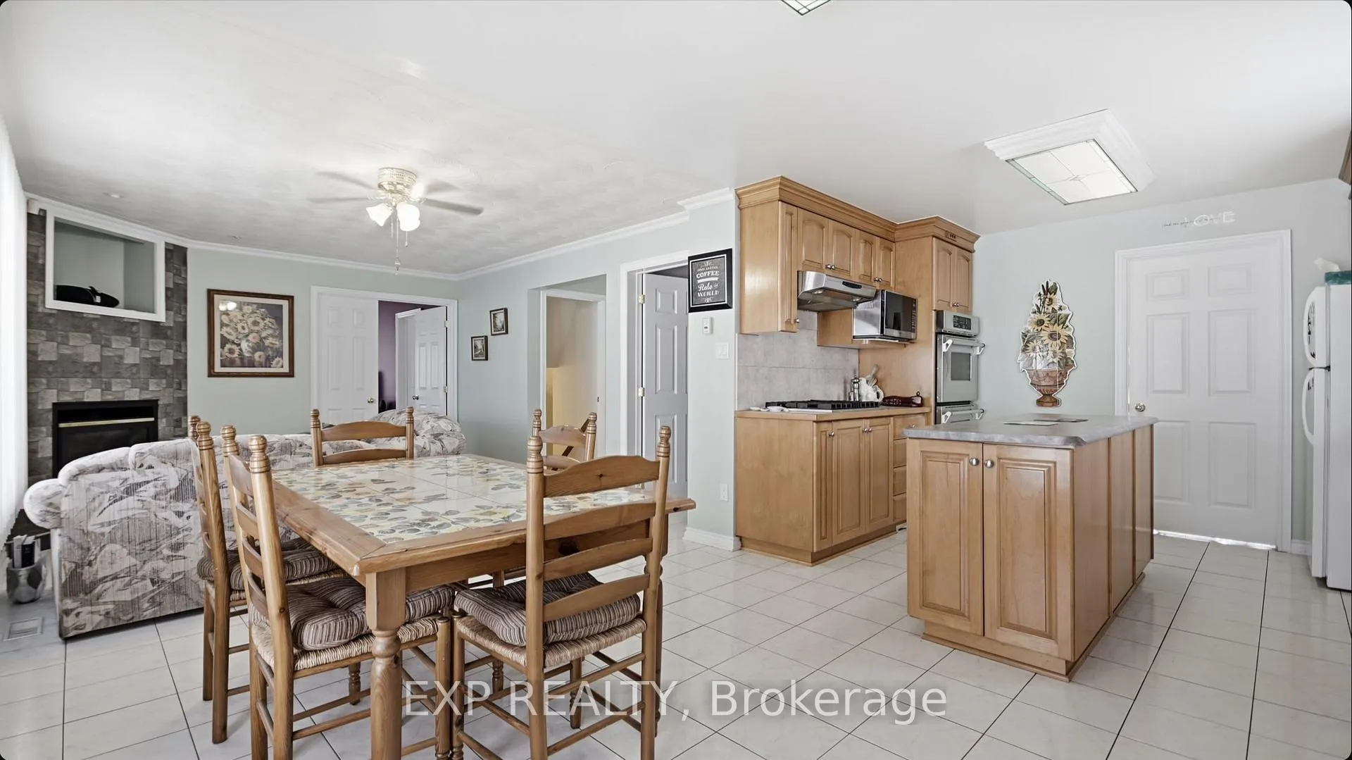 Photo 12 of 21 Chippewa Avenue, Ottawa, Meadowlands/St. Claire Gardens — HOMEH