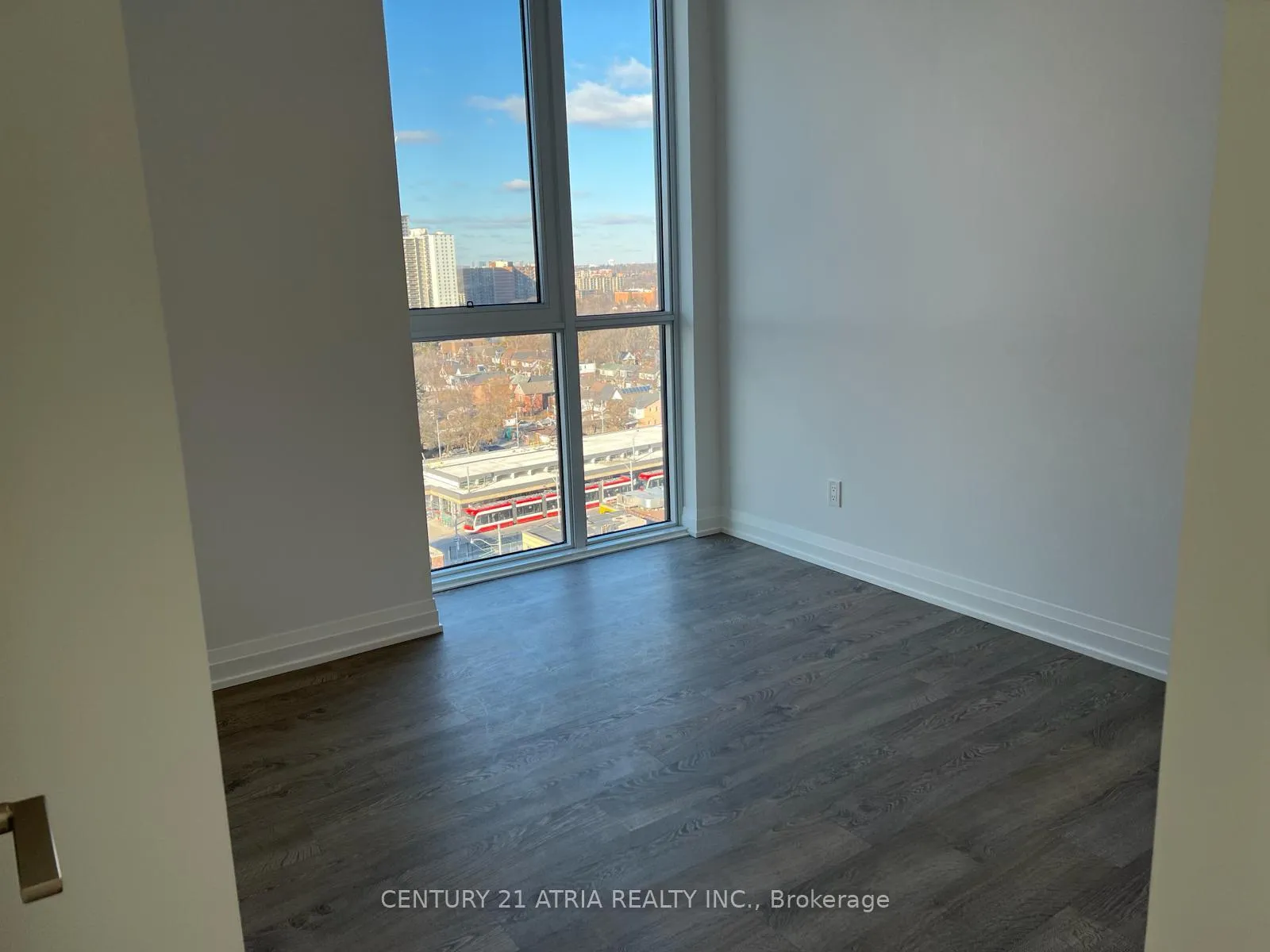 Photo 7 of Unit 1103, 286 Main Street, Toronto, East End-Danforth — HOMEH