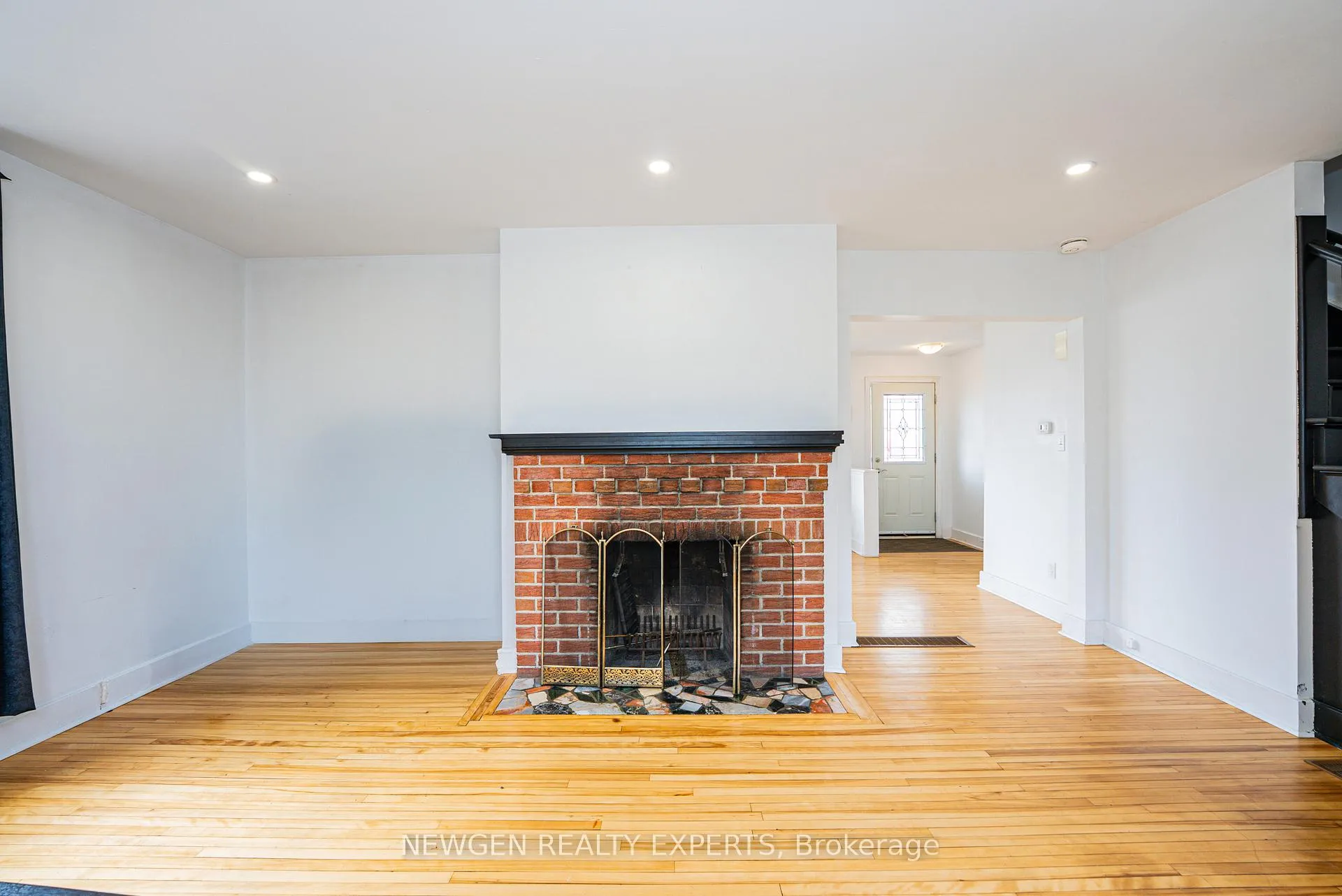 Photo 13 of 280 King George Road, Brantford — HOMEH