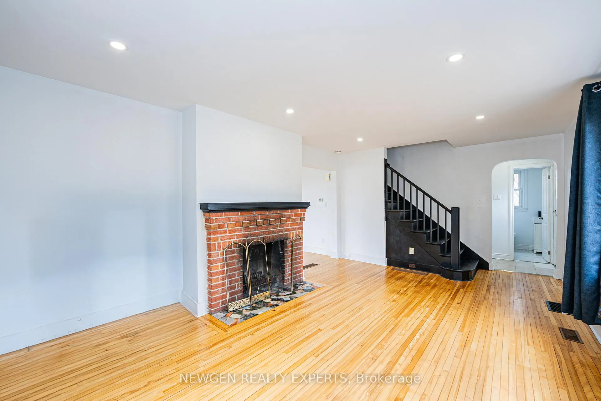 Photo 14 of 280 King George Road, Brantford — HOMEH