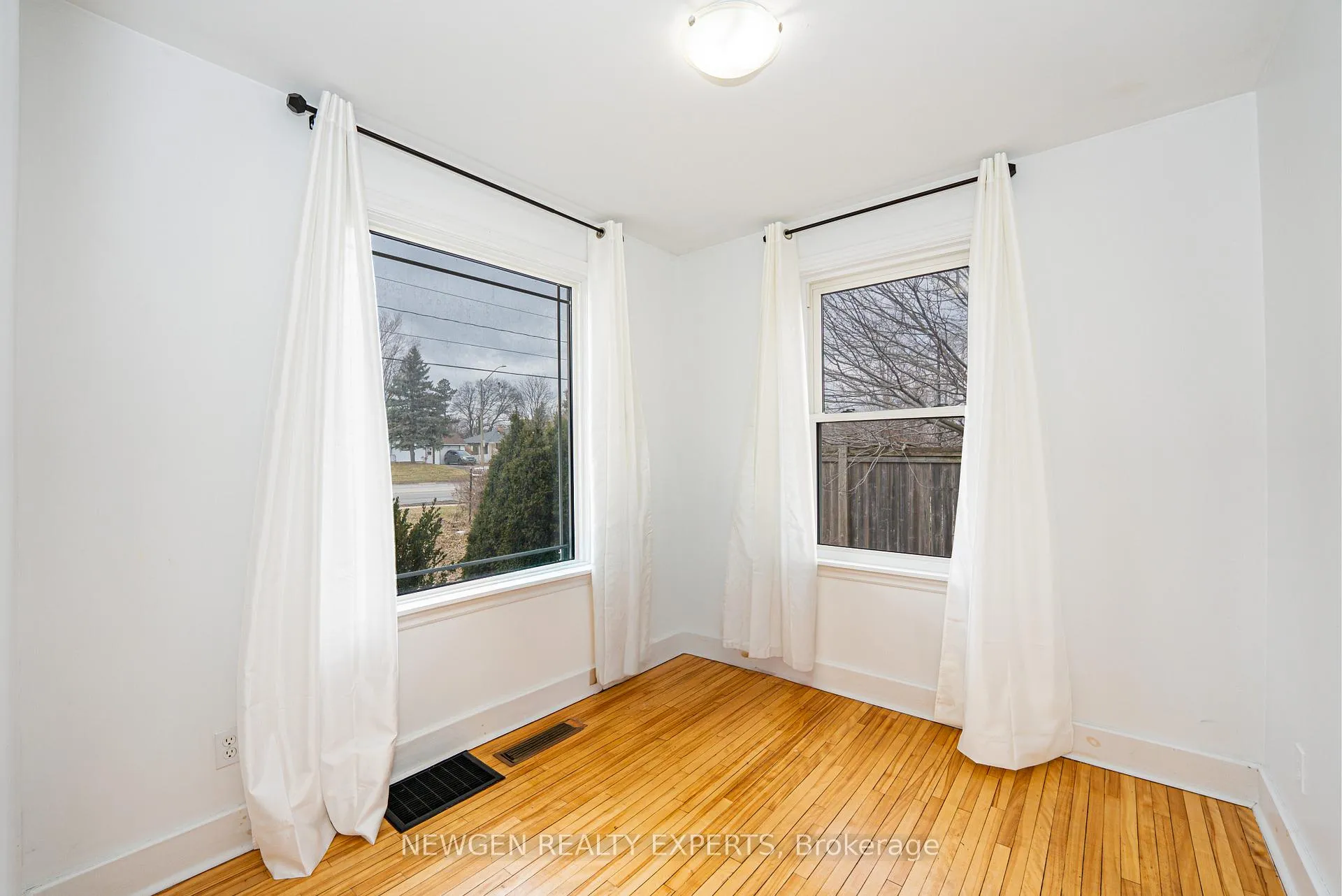 Photo 15 of 280 King George Road, Brantford — HOMEH