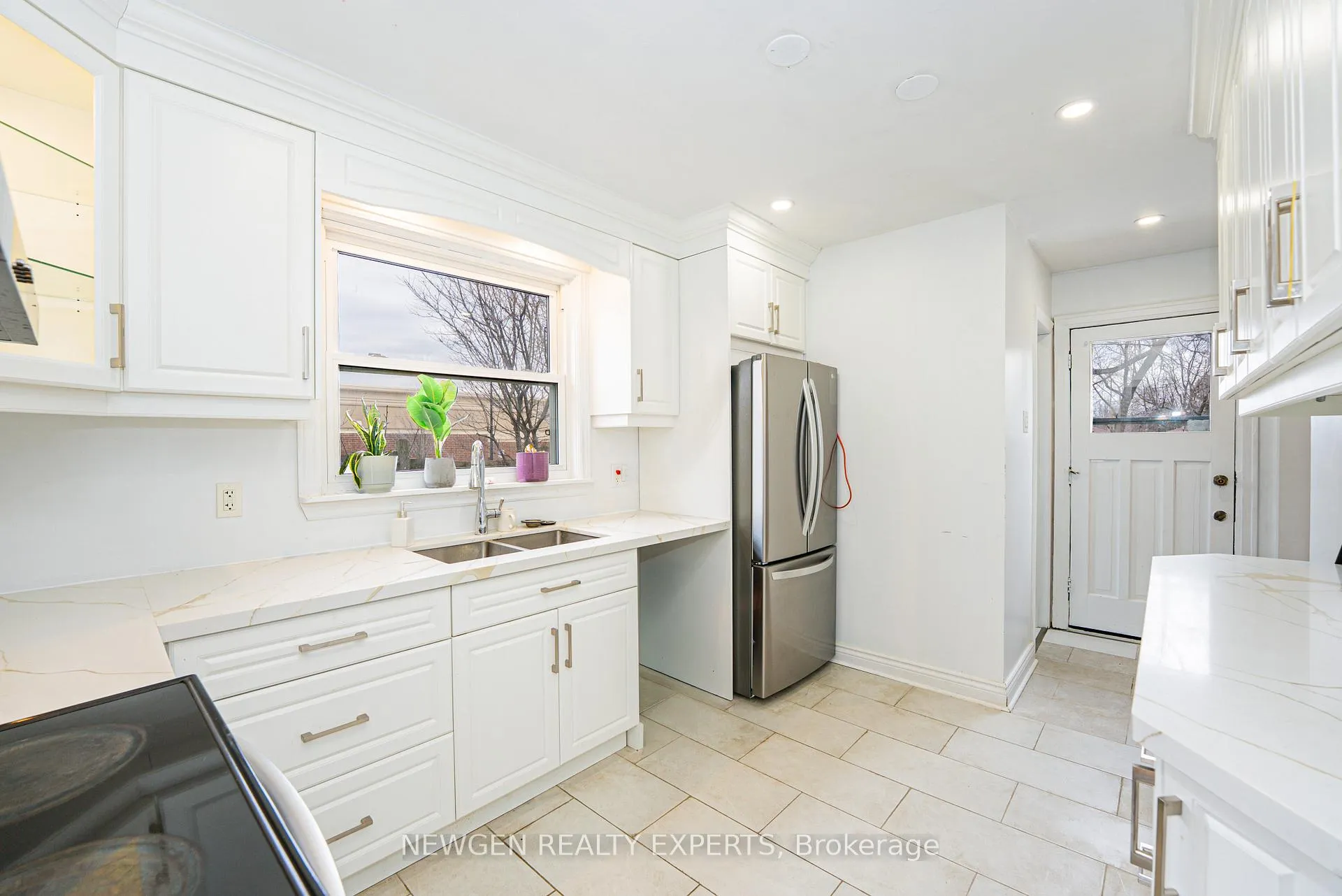 Photo 17 of 280 King George Road, Brantford — HOMEH