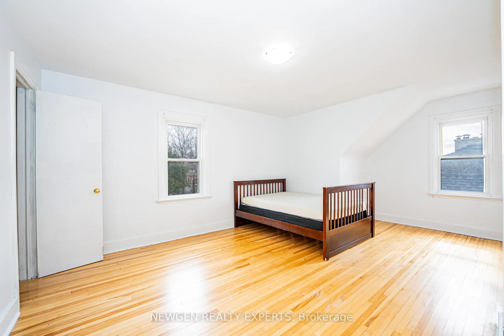 Photo 28 of 280 King George Road, Brantford — HOMEH