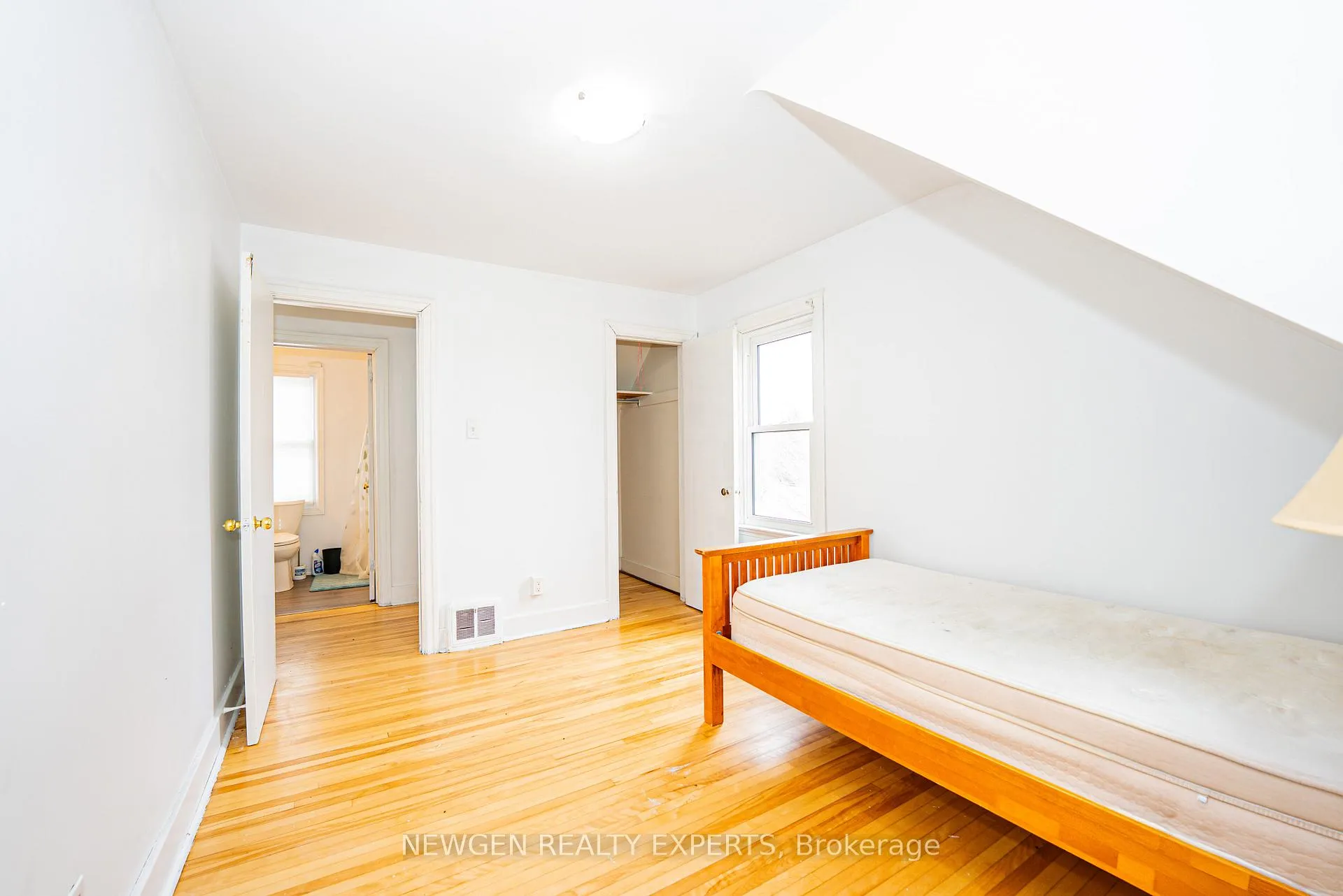 Photo 35 of 280 King George Road, Brantford — HOMEH