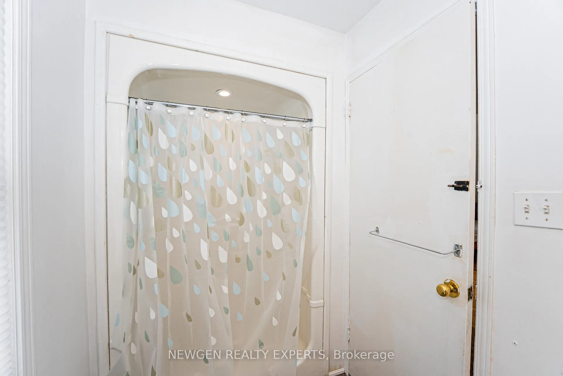 Photo 37 of 280 King George Road, Brantford — HOMEH