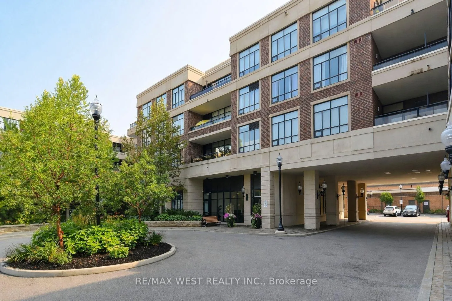 Photo 2 of Unit 232, 2396 Major MacKenzie Drive W, Vaughan, Maple — HOMEH