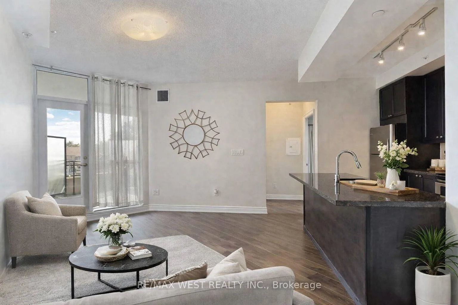 Photo 6 of Unit 232, 2396 Major MacKenzie Drive W, Vaughan, Maple — HOMEH