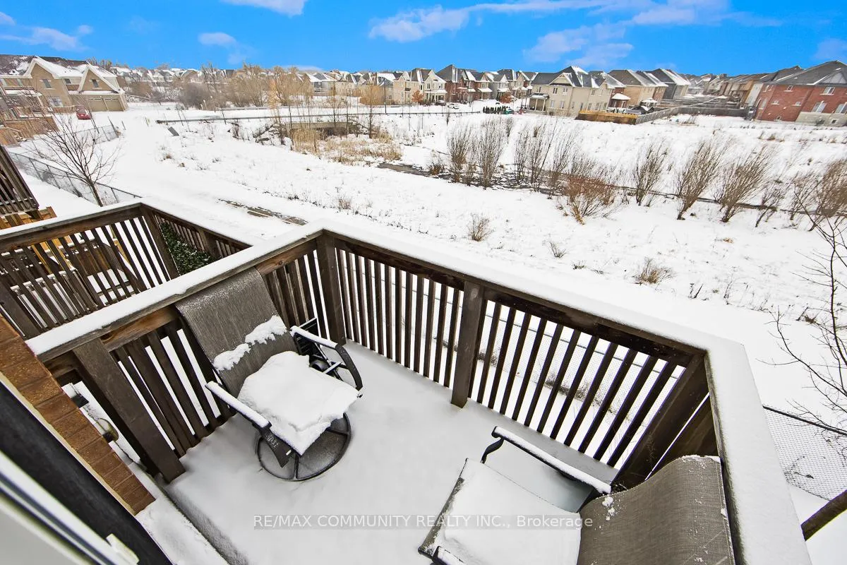 Photo 9 of 2462 Bromus Path, Oshawa, Windfields — HOMEH