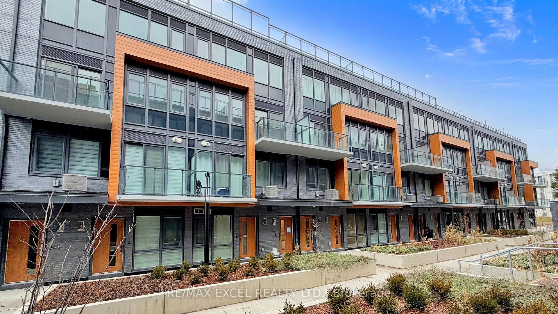 Photo 5 of Unit 115, 69 Curlew Drive, North York, Parkwoods-Donalda — HOMEH