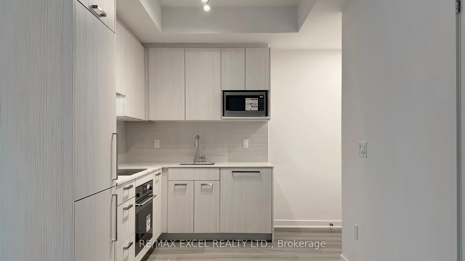 Photo 7 of Unit 115, 69 Curlew Drive, North York, Parkwoods-Donalda — HOMEH
