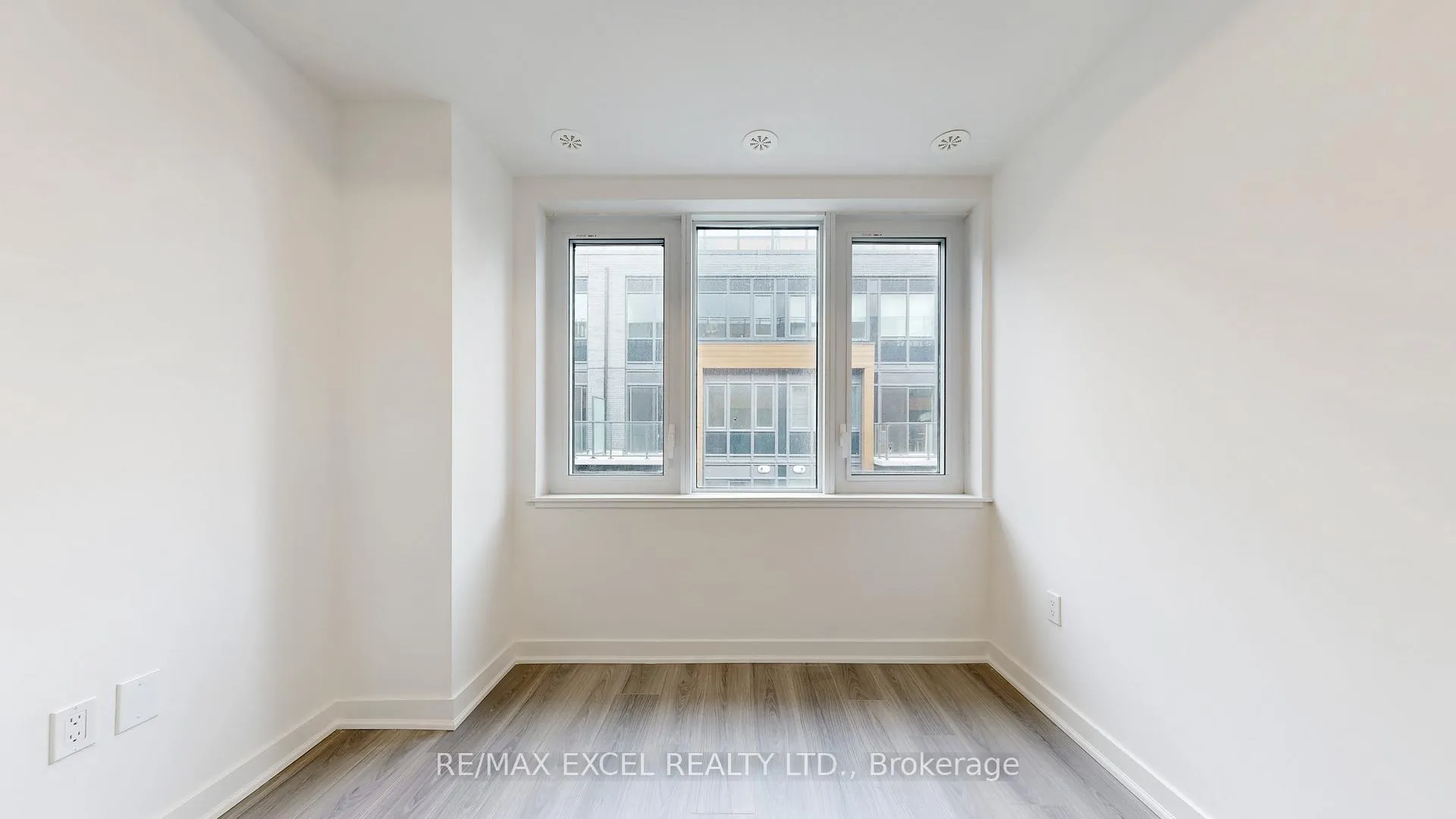 Photo 13 of Unit 115, 69 Curlew Drive, North York, Parkwoods-Donalda — HOMEH