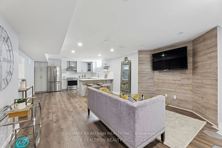 Photo 5 of 11 Shorten Place, Ajax, Northwest Ajax — HOMEH