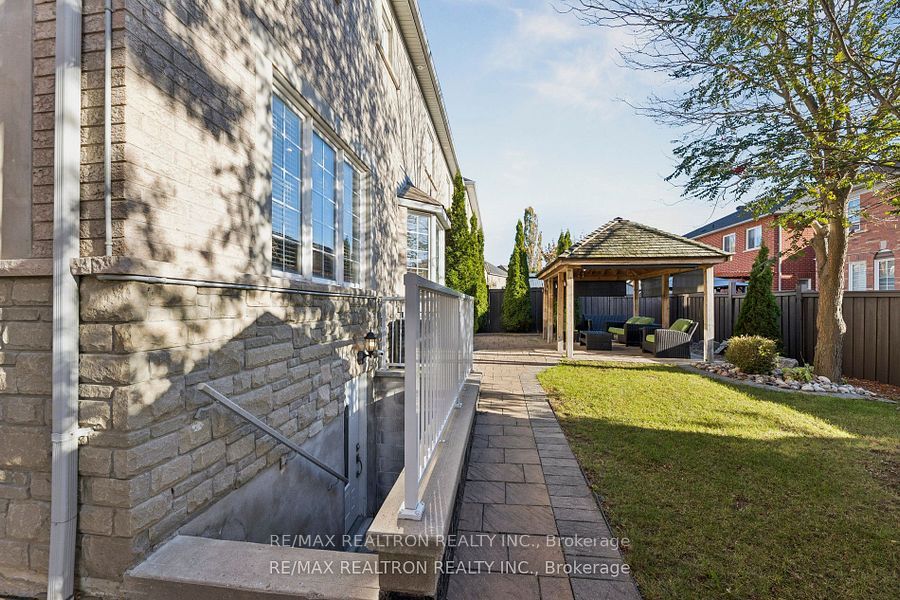 Photo 15 of 11 Shorten Place, Ajax, Northwest Ajax — HOMEH