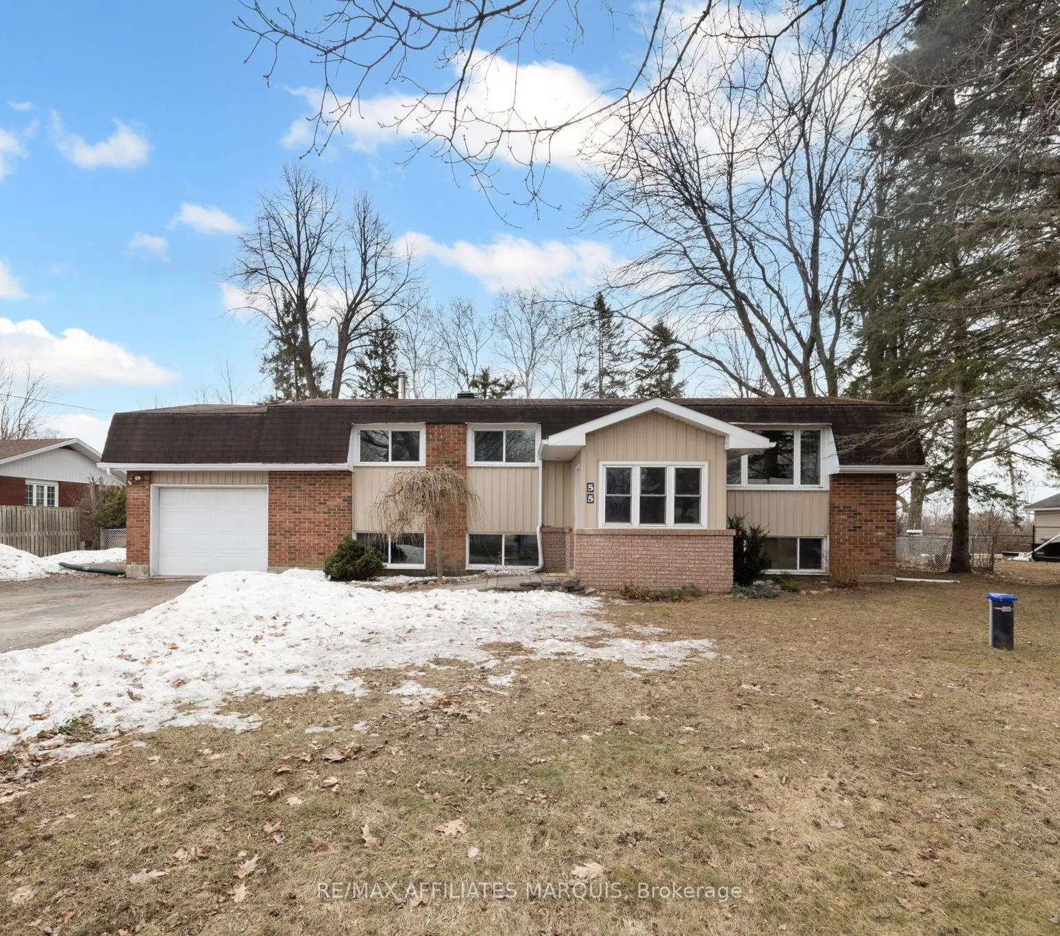 Front of 55 Golf Club Road