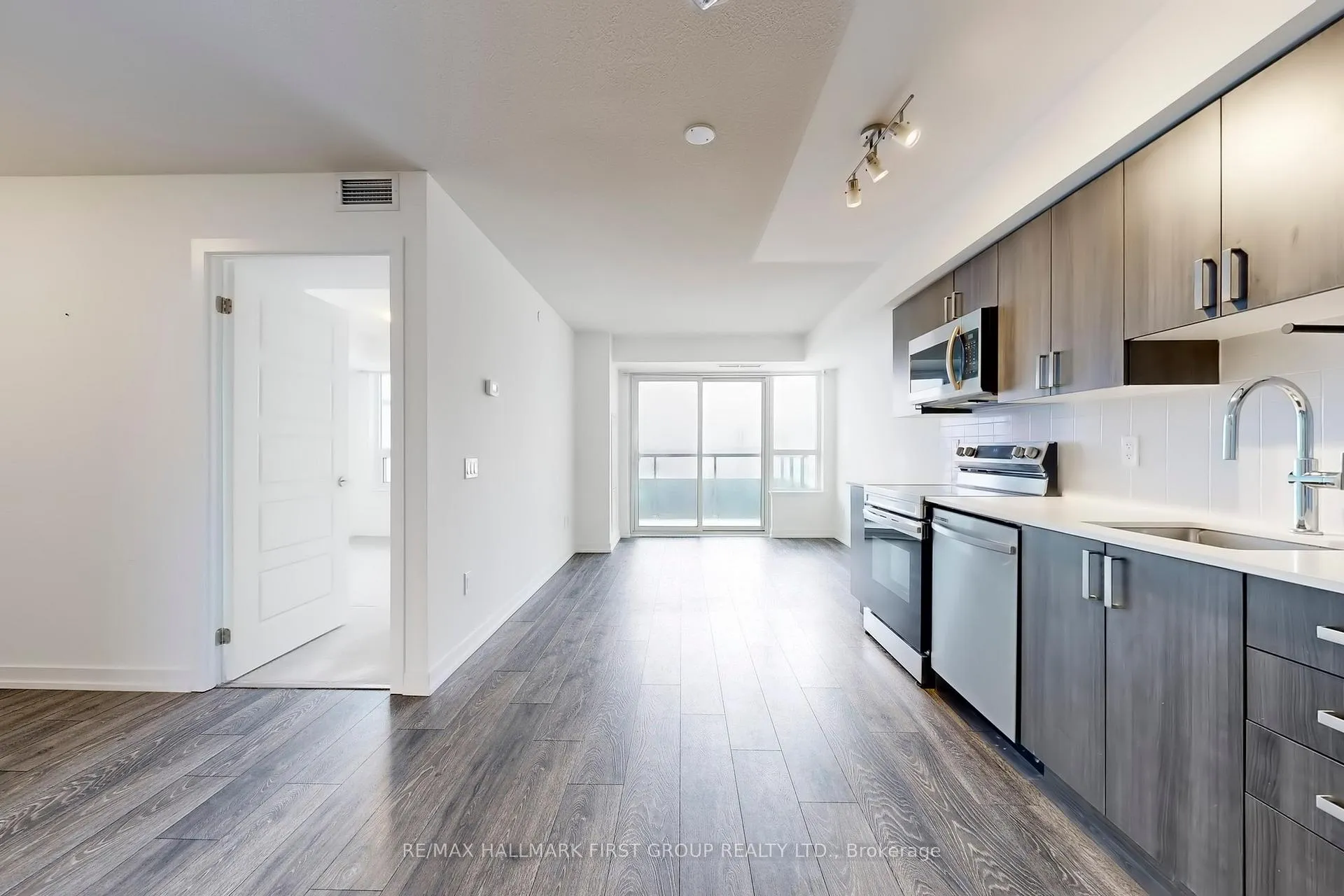 Photo 4 of Unit 1301, 1455 Celebration Drive, Pickering, Bay Ridges — HOMEH