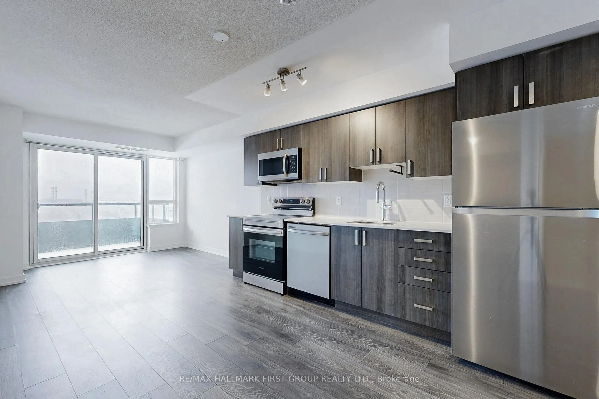 Photo 5 of Unit 1301, 1455 Celebration Drive, Pickering, Bay Ridges — HOMEH