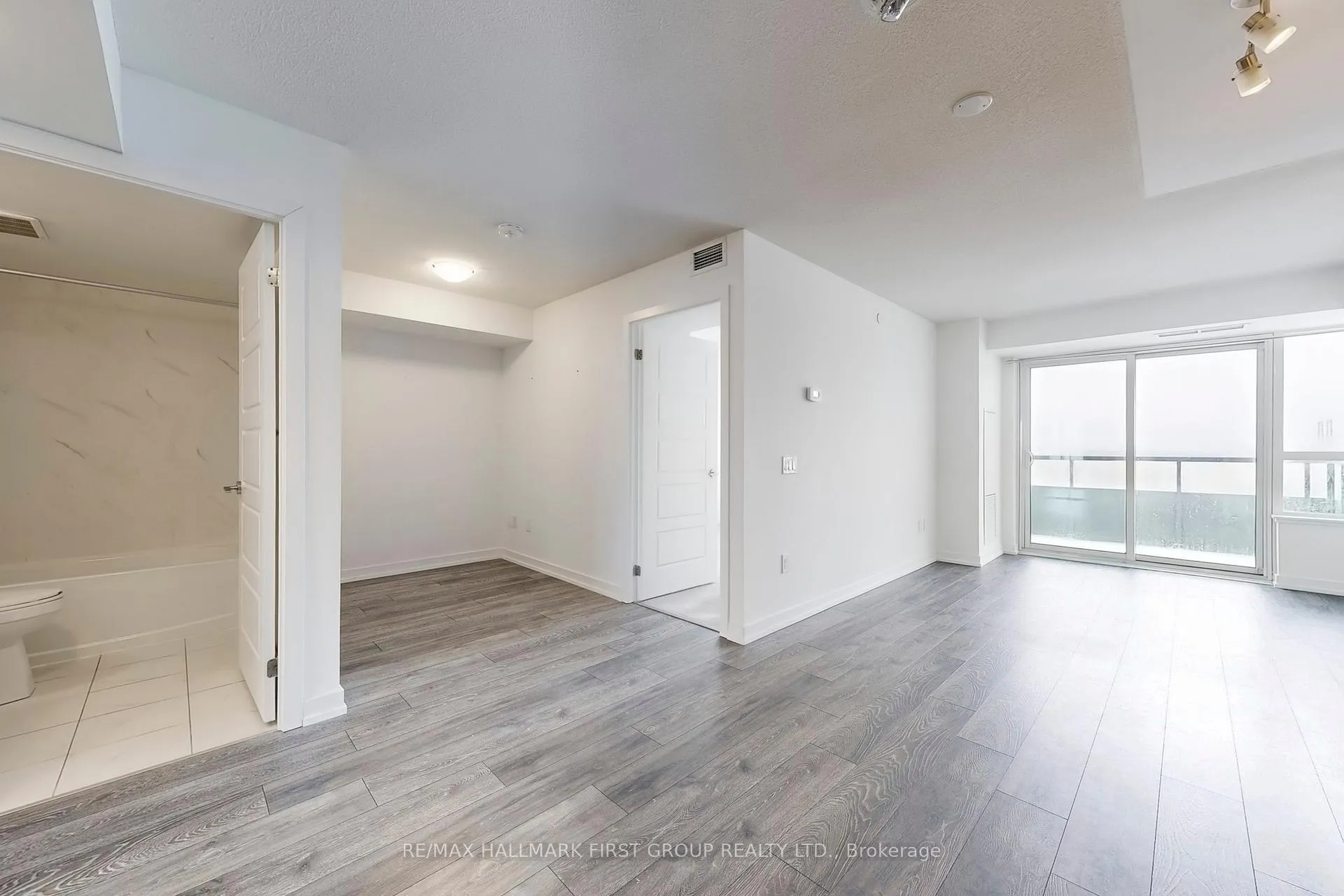 Photo 6 of Unit 1301, 1455 Celebration Drive, Pickering, Bay Ridges — HOMEH