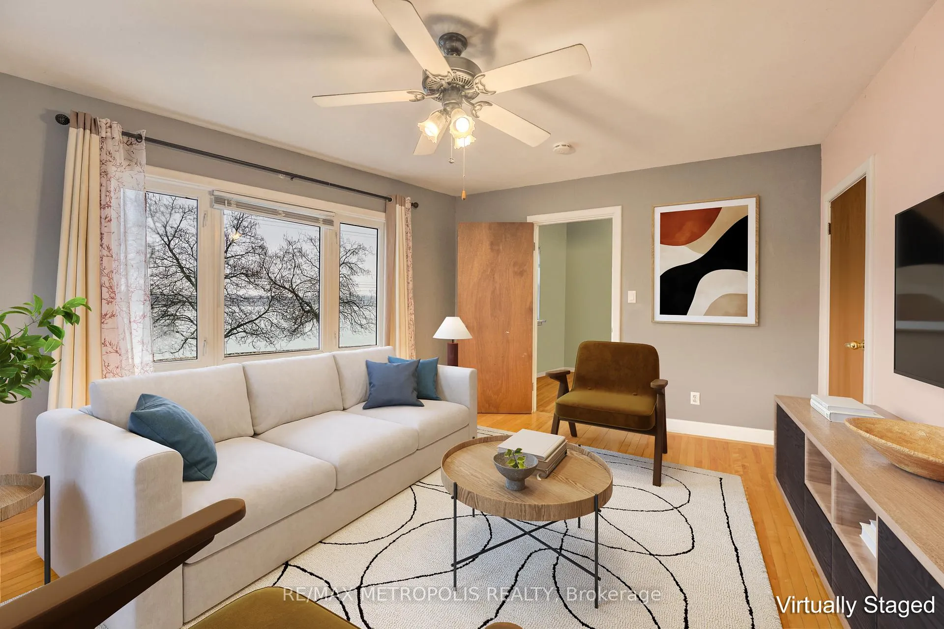 Photo 9 of Unit #1 Upper, 1548 St. Clair Parkway, St. Clair — HOMEH