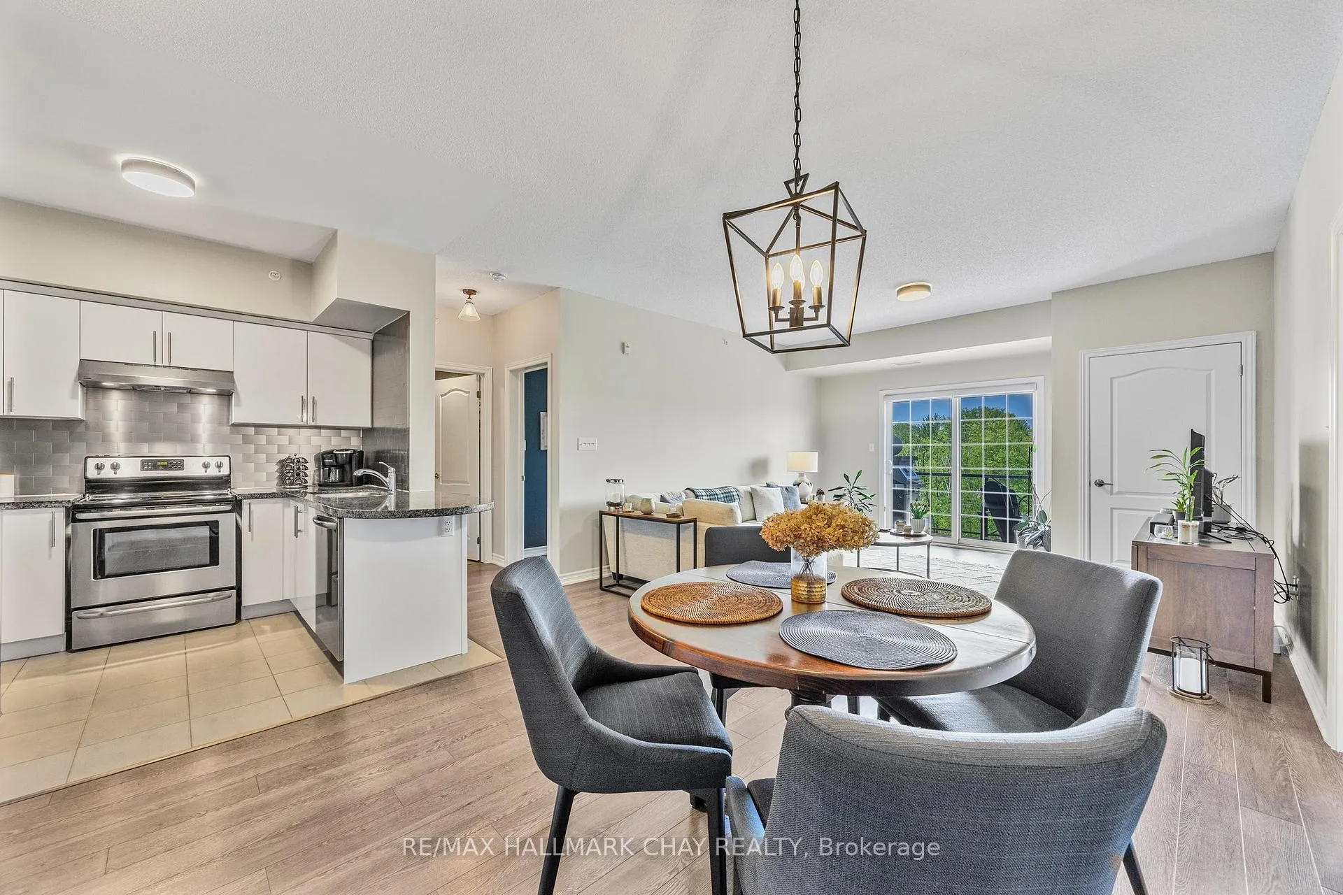 Photo 3 of Unit 407, 40 Ferndale Drive S, Barrie, Ardagh — HOMEH