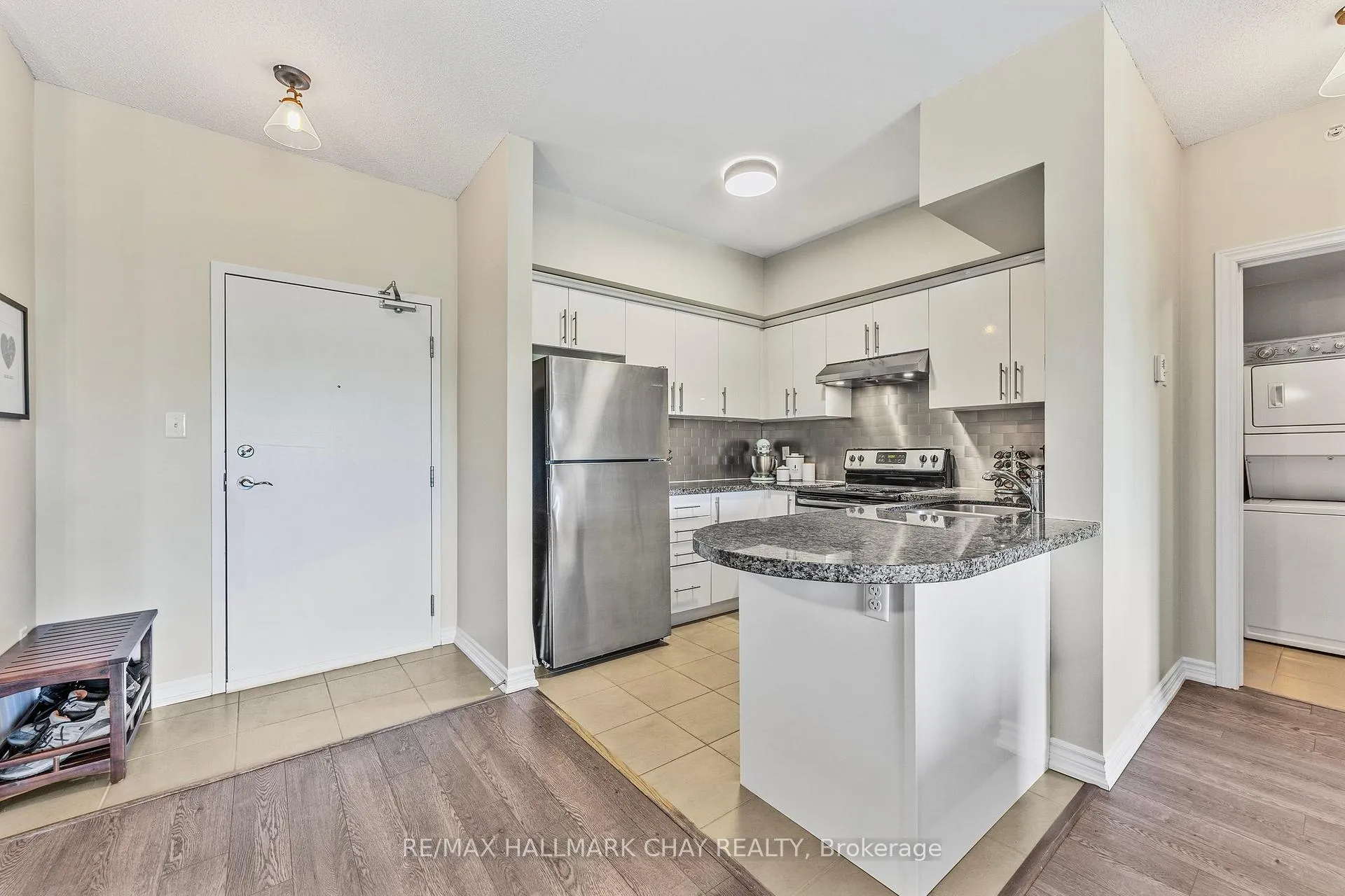 Photo 4 of Unit 407, 40 Ferndale Drive S, Barrie, Ardagh — HOMEH