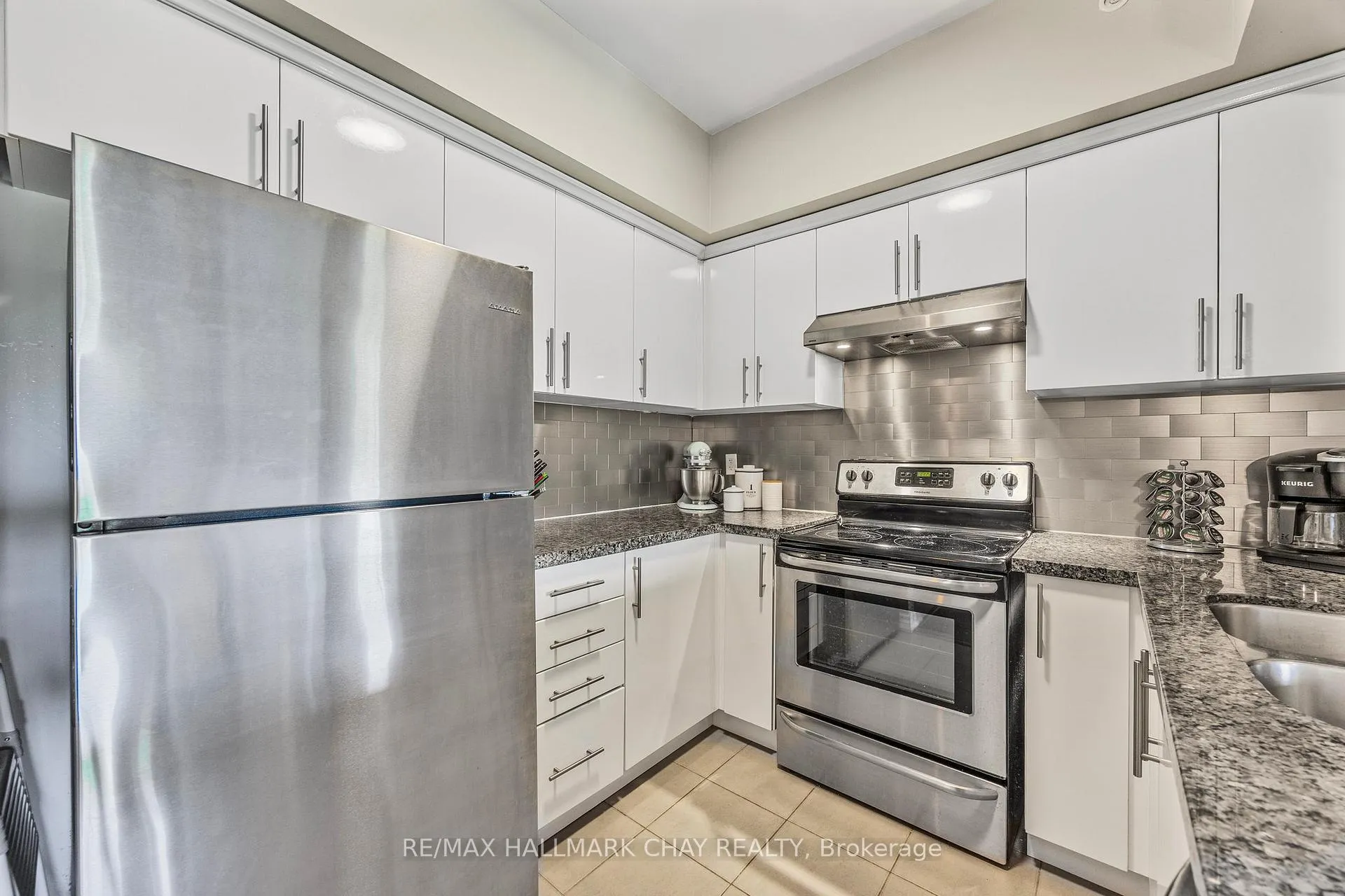 Photo 5 of Unit 407, 40 Ferndale Drive S, Barrie, Ardagh — HOMEH