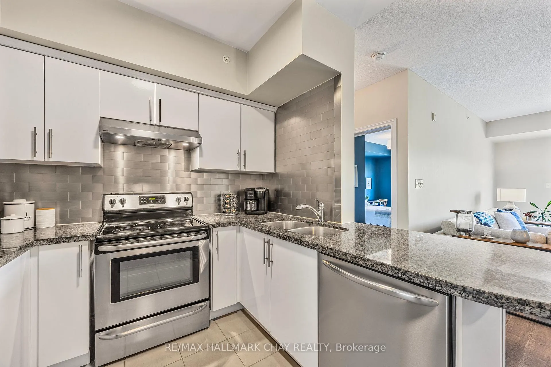 Photo 6 of Unit 407, 40 Ferndale Drive S, Barrie, Ardagh — HOMEH
