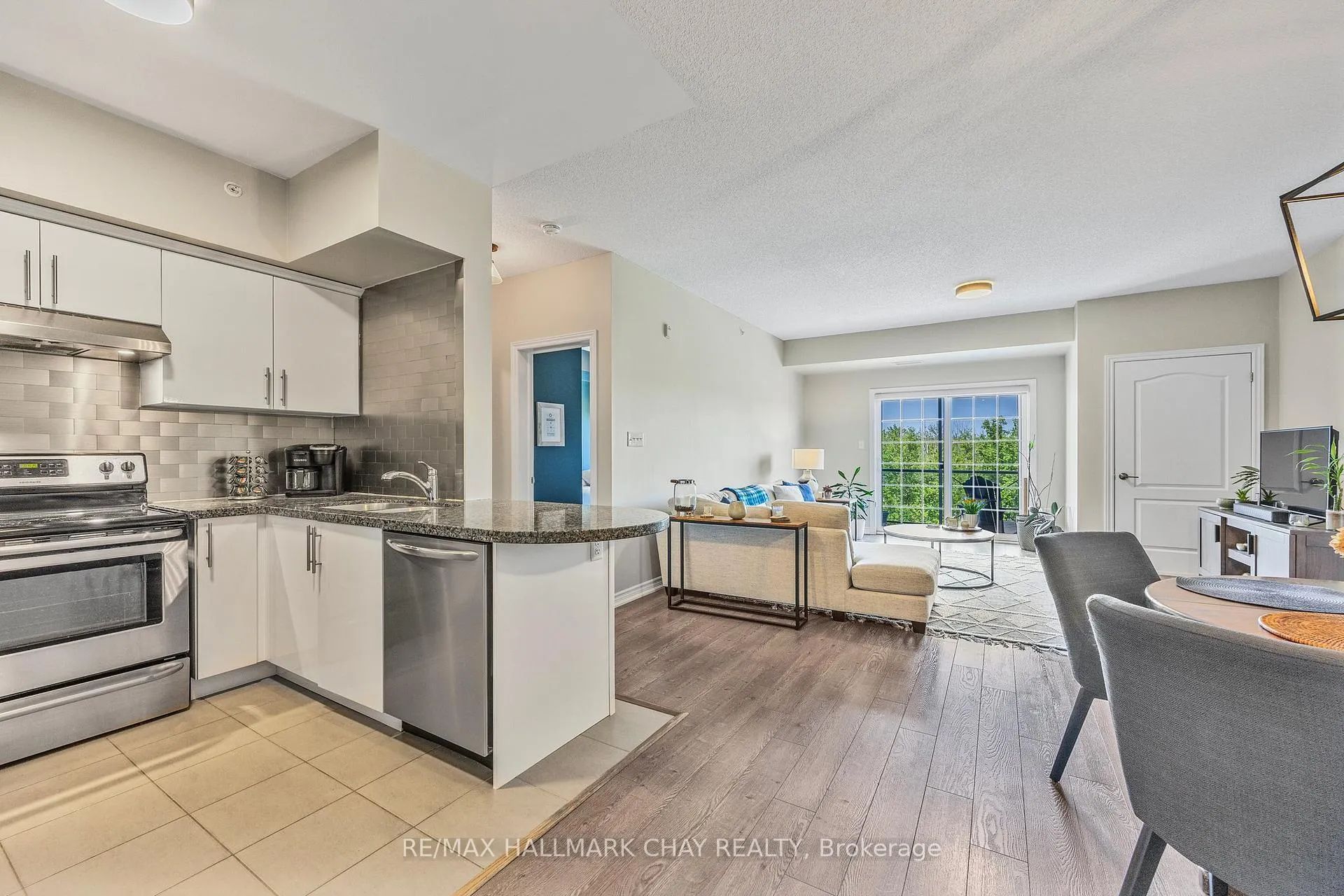 Photo 7 of Unit 407, 40 Ferndale Drive S, Barrie, Ardagh — HOMEH