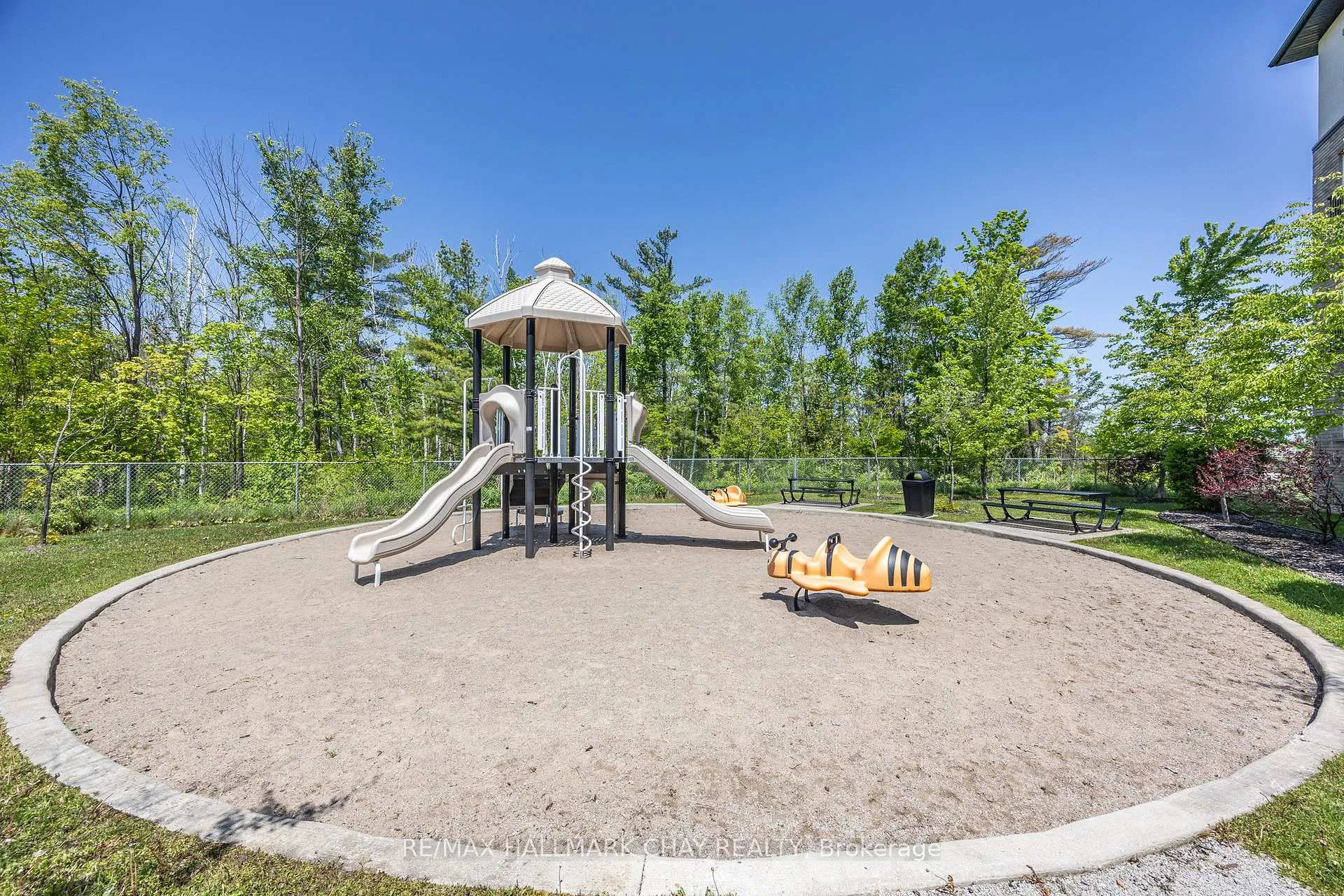 Photo 21 of Unit 407, 40 Ferndale Drive S, Barrie, Ardagh — HOMEH