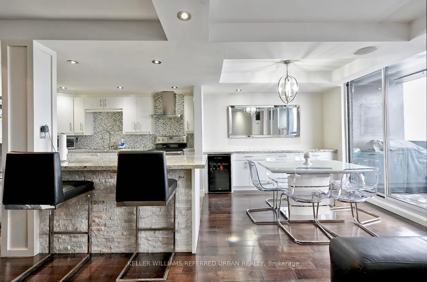 Photo 5 of Unit 1411, 11 Wincott Drive, Etobicoke, Kingsview Village-The Westway — HOMEH