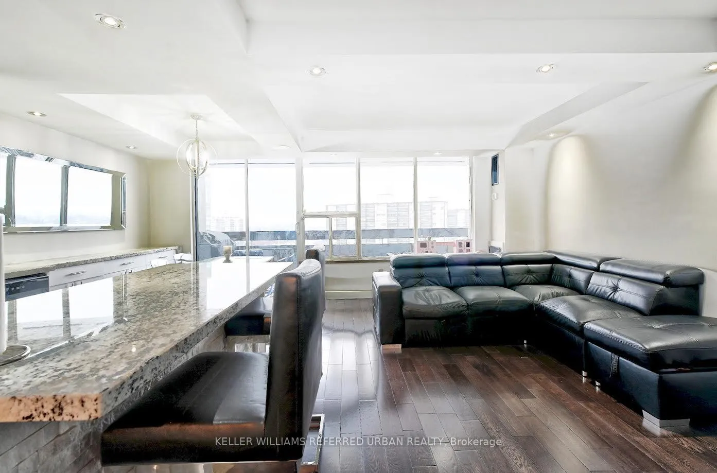 Photo 6 of Unit 1411, 11 Wincott Drive, Etobicoke, Kingsview Village-The Westway — HOMEH