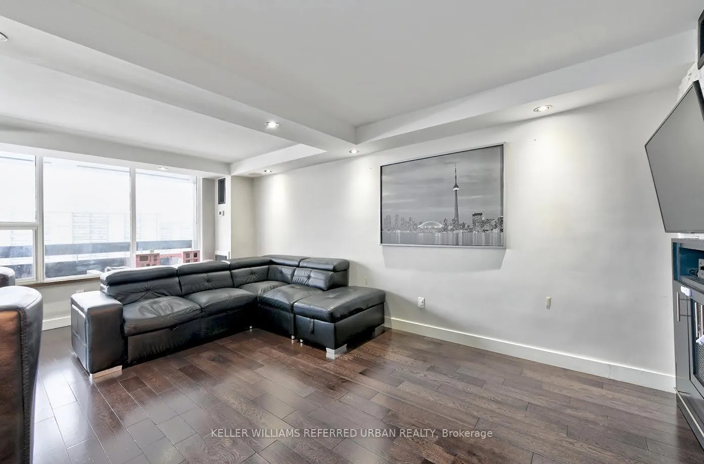 Photo 7 of Unit 1411, 11 Wincott Drive, Etobicoke, Kingsview Village-The Westway — HOMEH