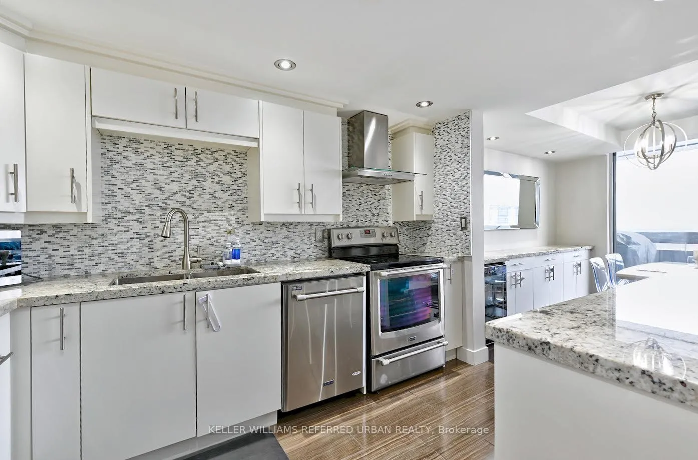Photo 10 of Unit 1411, 11 Wincott Drive, Etobicoke, Kingsview Village-The Westway — HOMEH