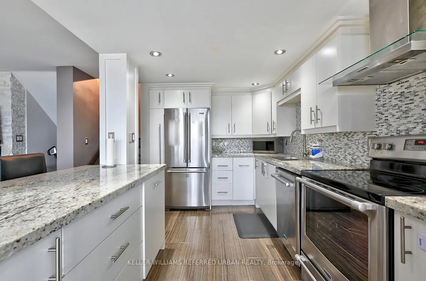 Photo 11 of Unit 1411, 11 Wincott Drive, Etobicoke, Kingsview Village-The Westway — HOMEH