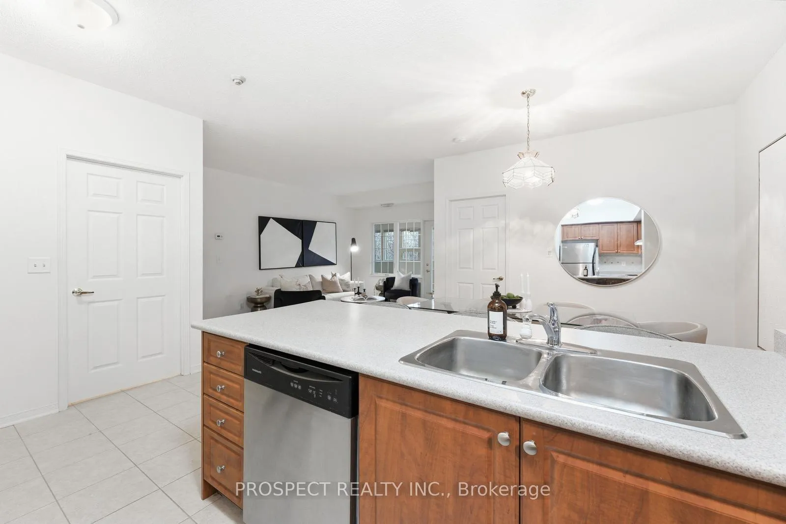Photo 6 of Unit 208, 9451 Jane Street, Vaughan, Maple — HOMEH