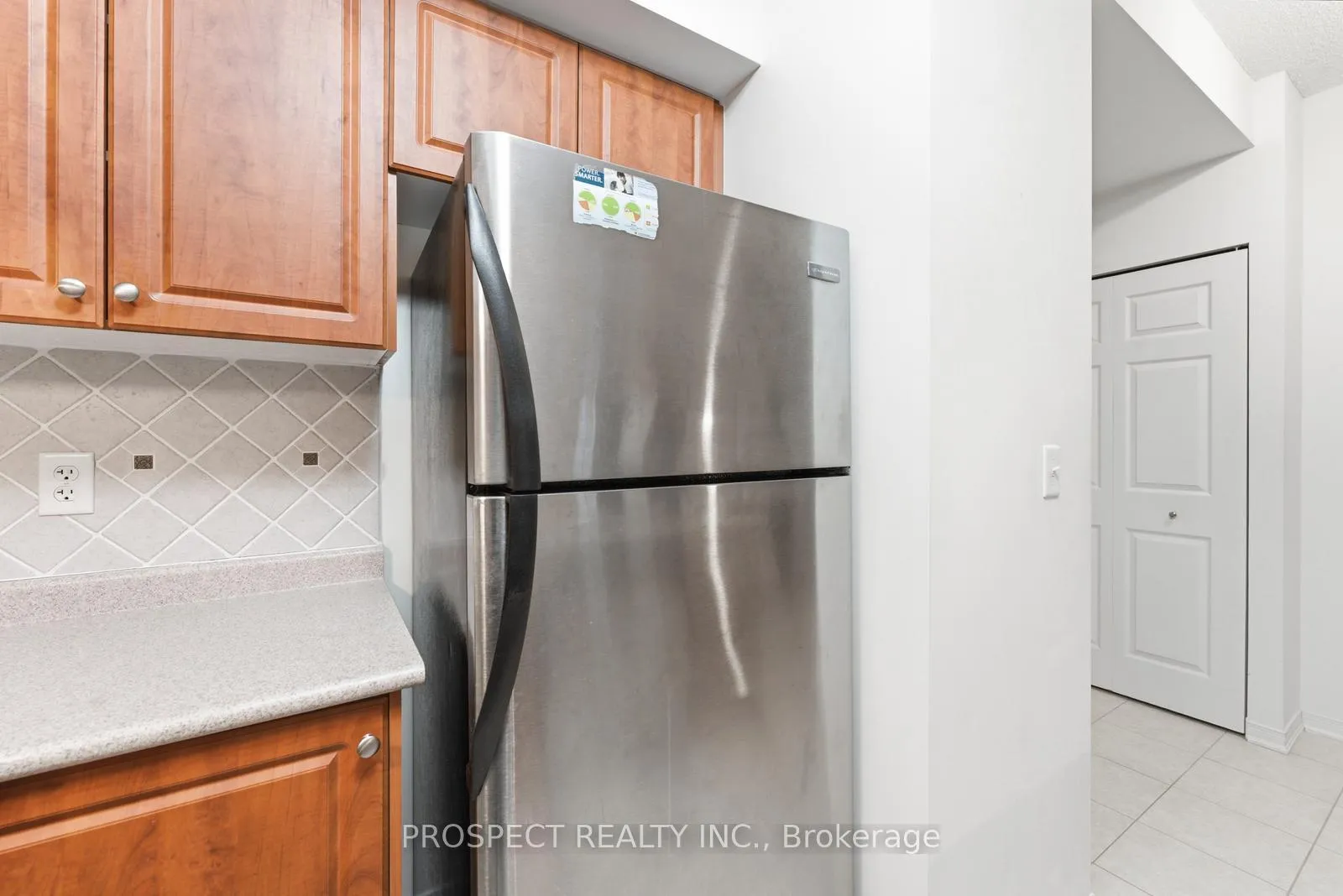 Photo 8 of Unit 208, 9451 Jane Street, Vaughan, Maple — HOMEH