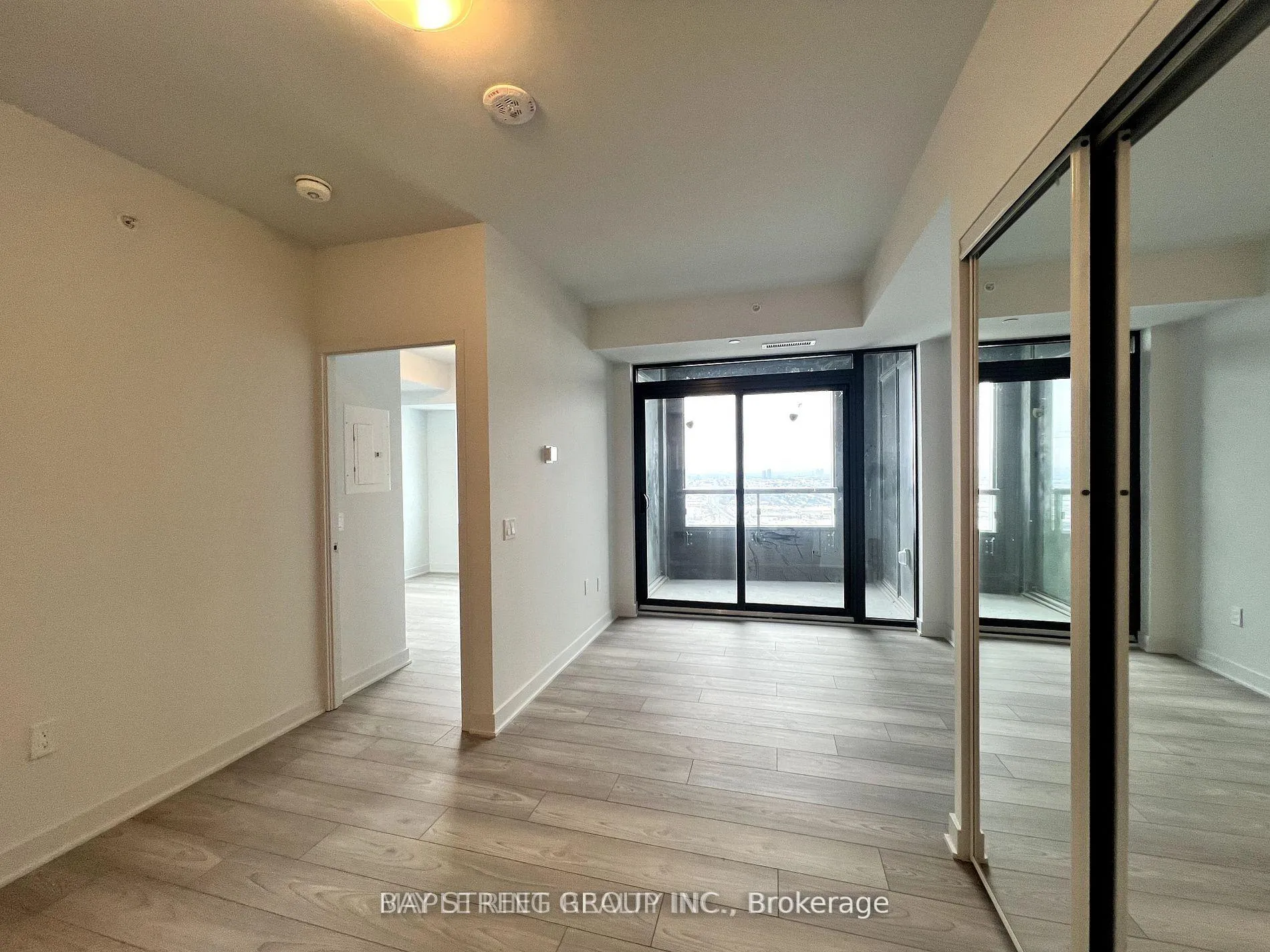 Photo 2 of Unit 4601, 2920 Highway 7 Road, Vaughan, Concord — HOMEH