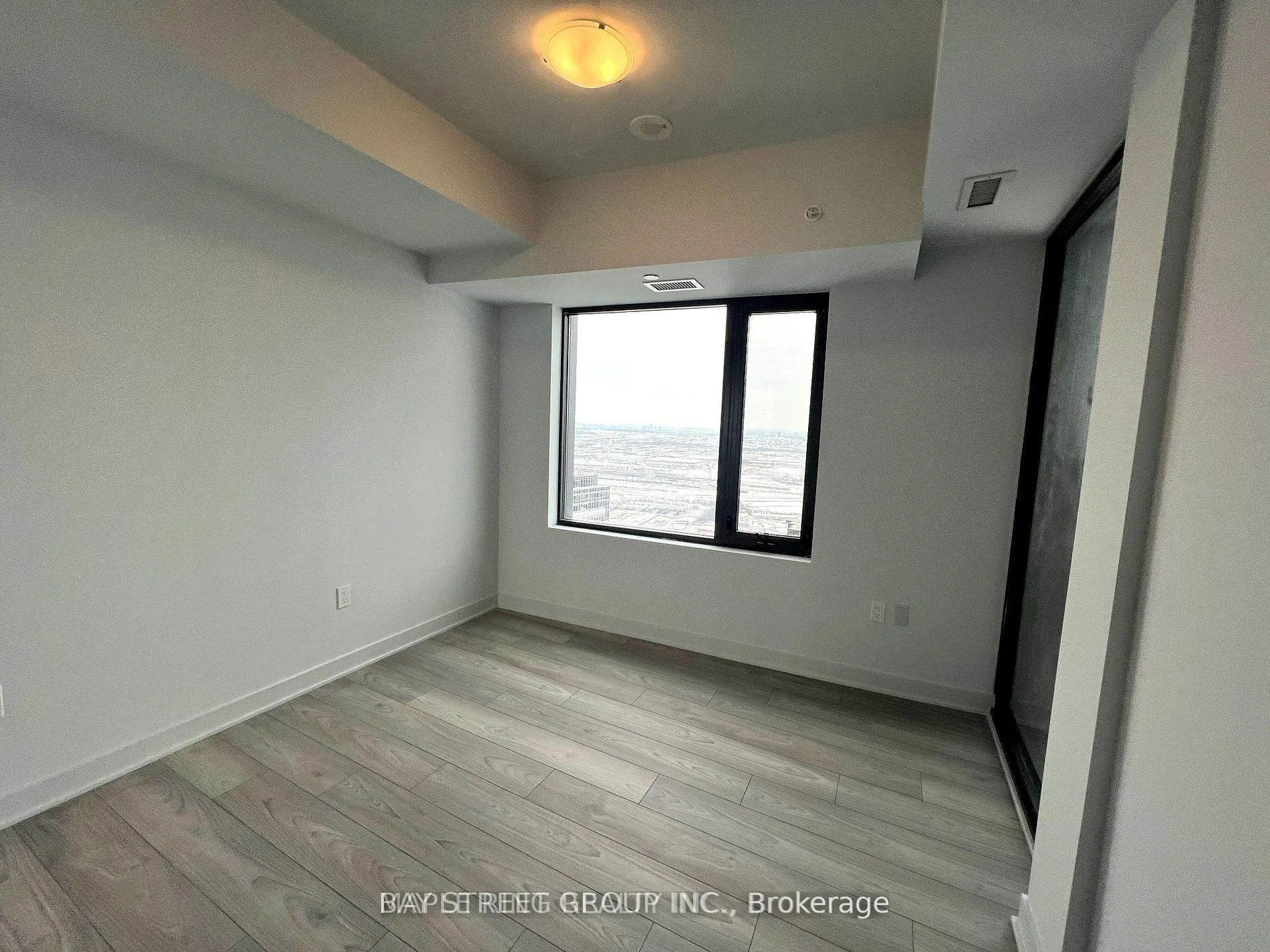 Photo 8 of Unit 4601, 2920 Highway 7 Road, Vaughan, Concord — HOMEH