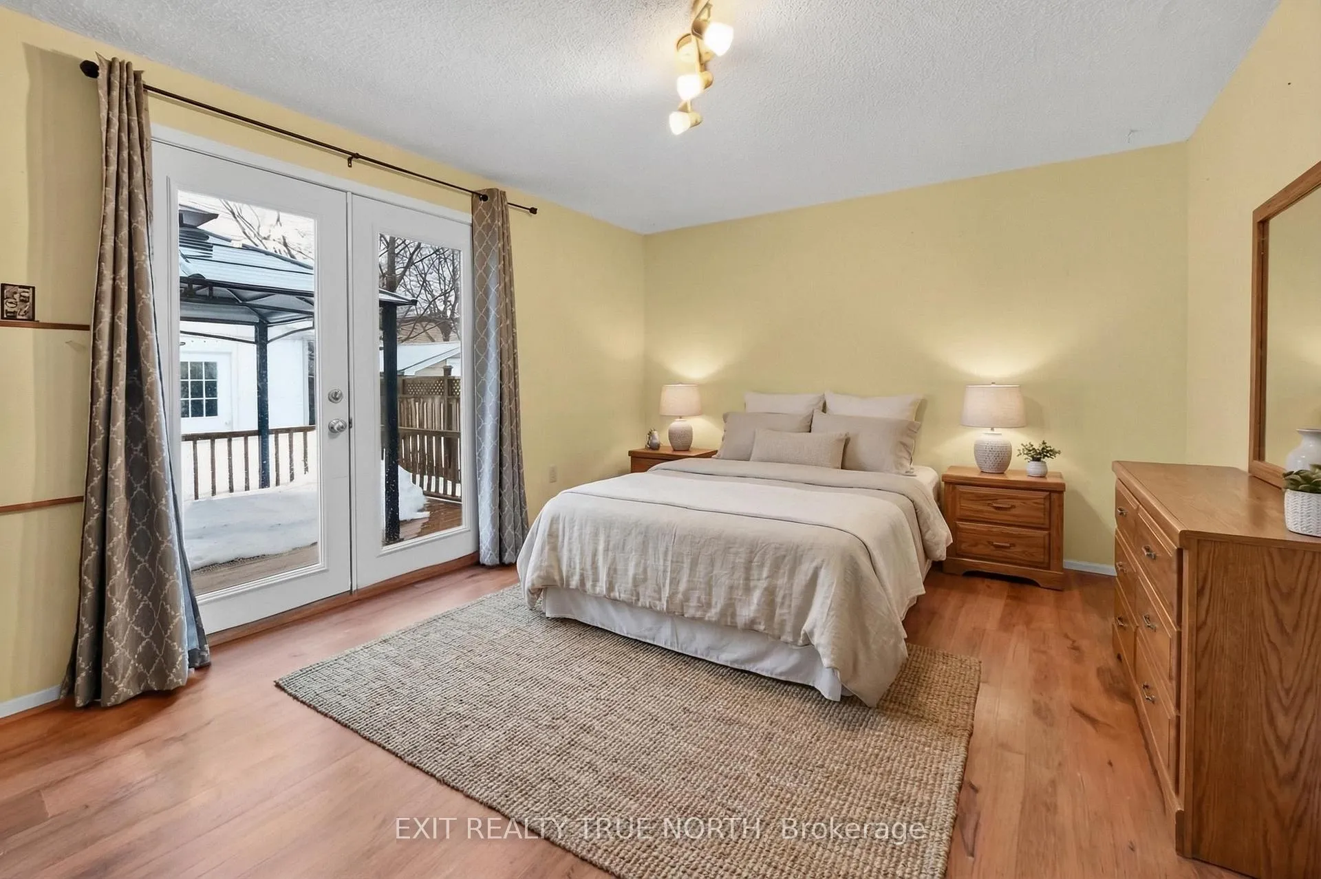 Photo 5 of 9 Sinclair Court, Barrie, Sunnidale — HOMEH