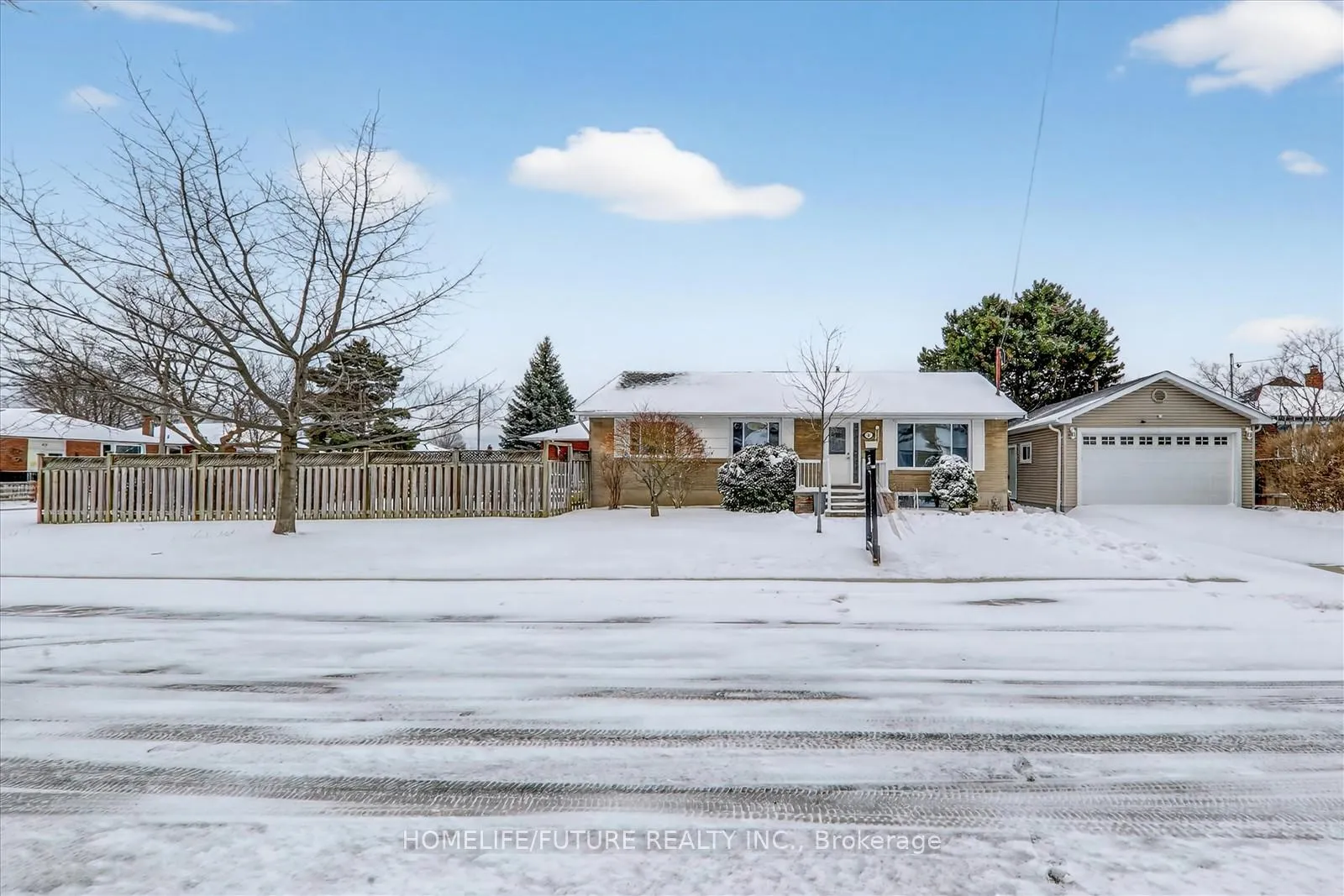 Photo 2 of 83 Pachino Boulevard, Scarborough, Wexford-Maryvale — HOMEH