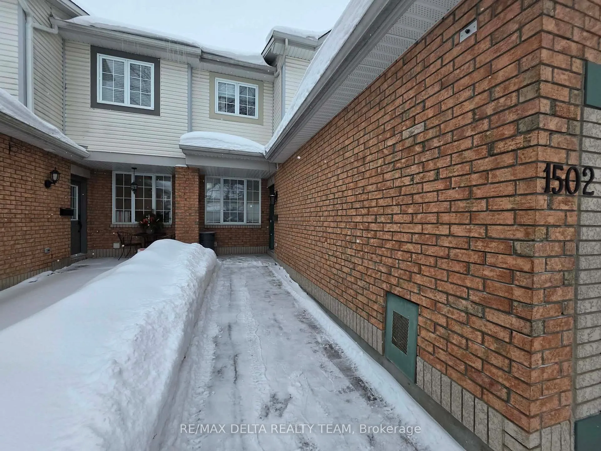 Photo 2 of 1502 Bonneville Crescent, Ottawa, Orleans/Sunridge — HOMEH