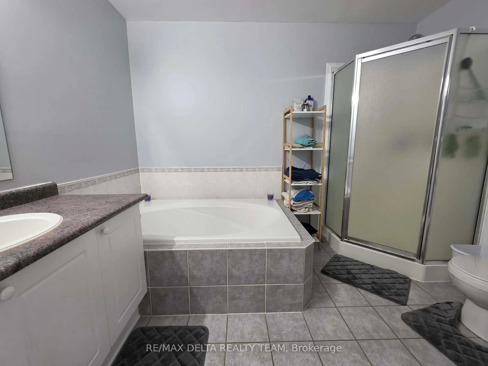 Photo 13 of 1502 Bonneville Crescent, Ottawa, Orleans/Sunridge — HOMEH