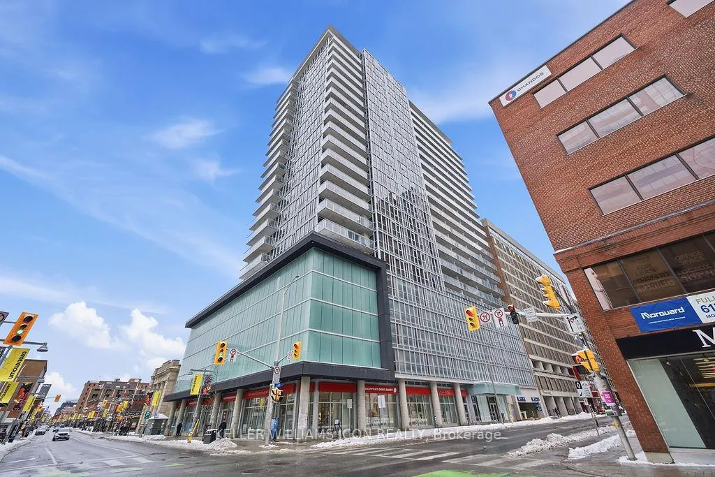Front of Unit 1301, 324 Laurier Avenue W