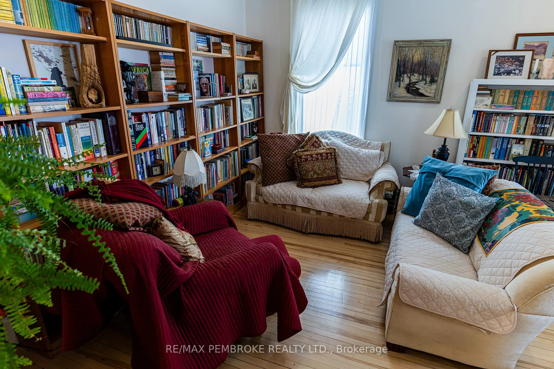 Photo 13 of 563 Perth Street, Pembroke — HOMEH