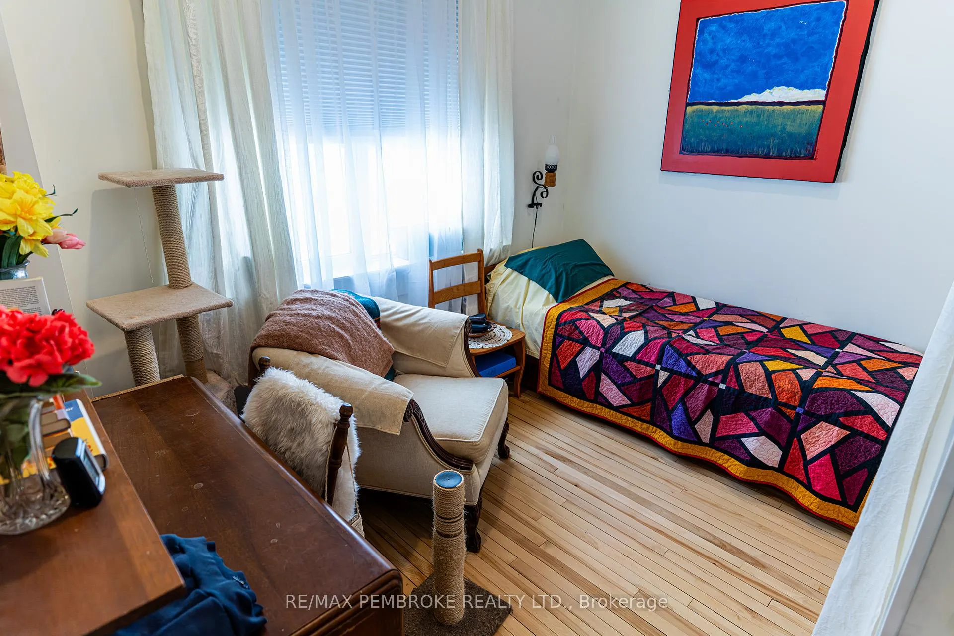Photo 16 of 563 Perth Street, Pembroke — HOMEH