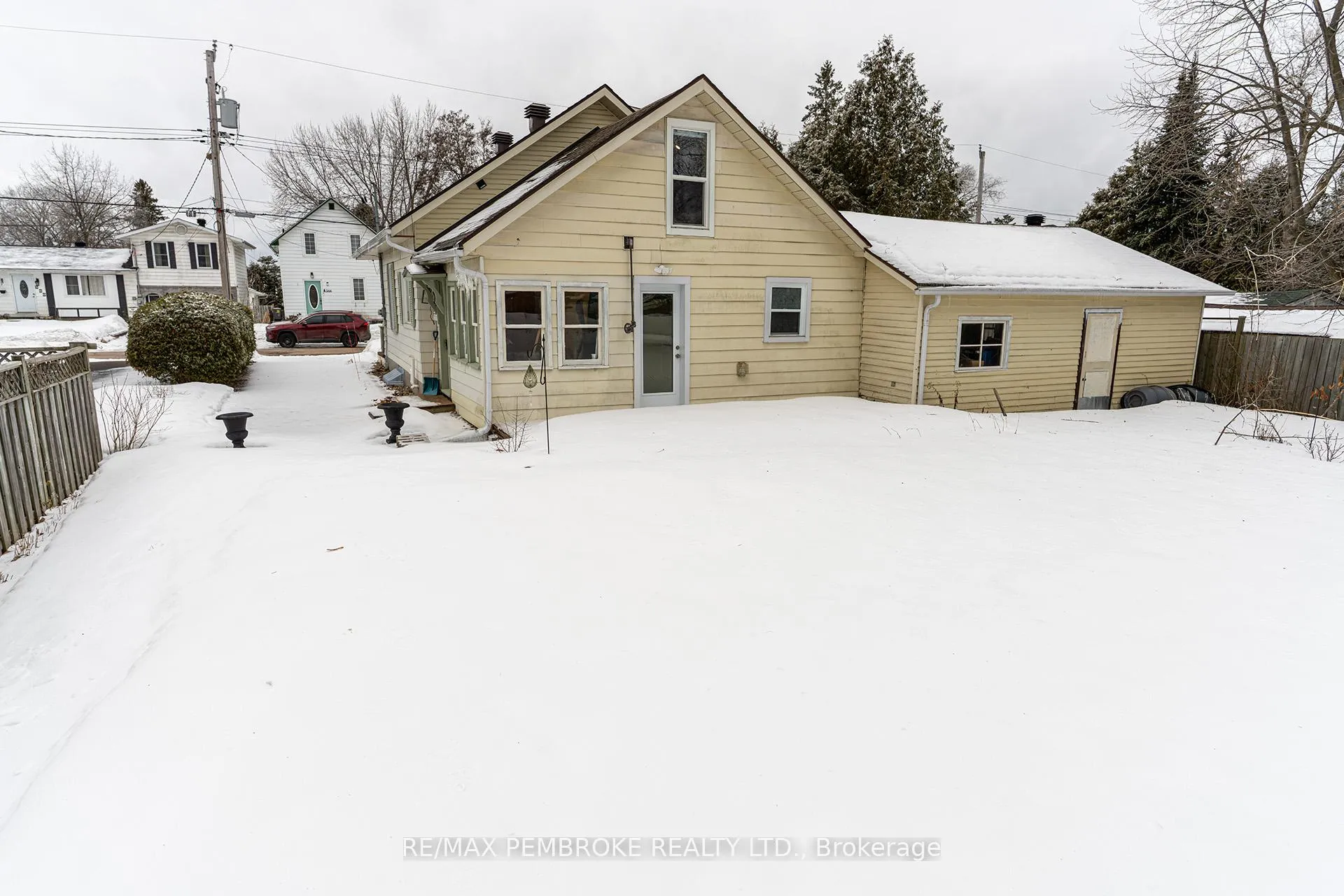 Photo 38 of 563 Perth Street, Pembroke — HOMEH